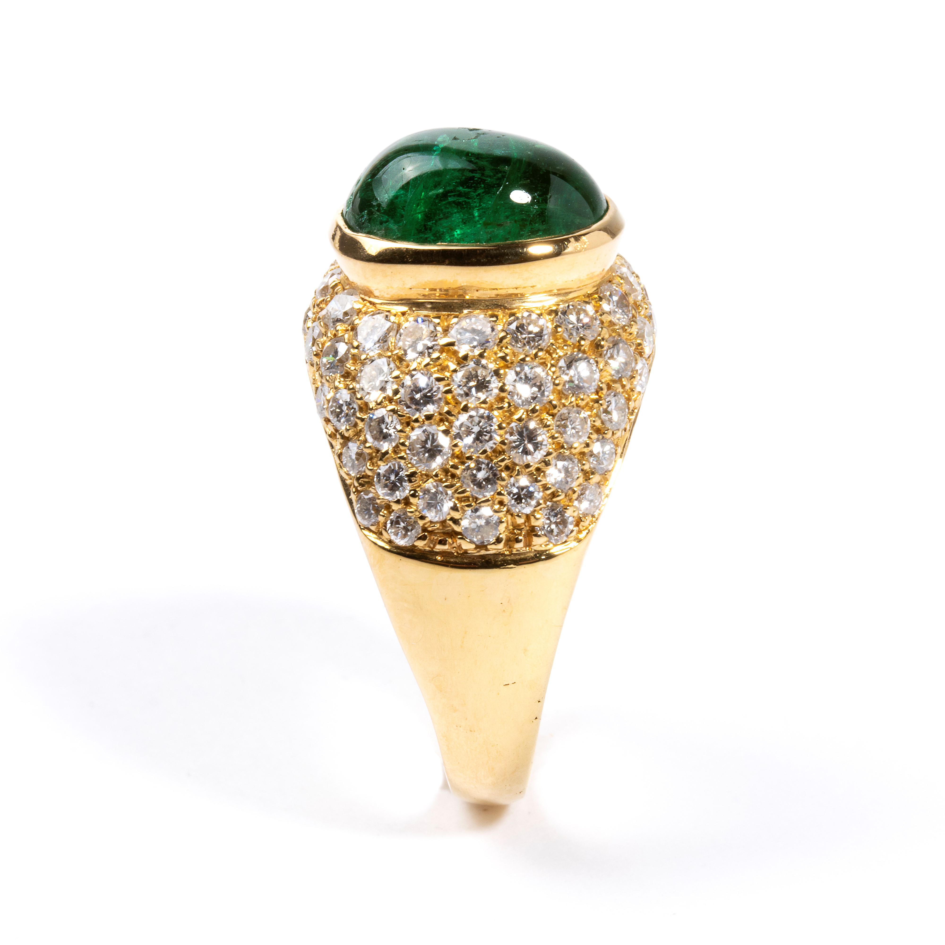 Anello in oro con smeraldo e diamanti