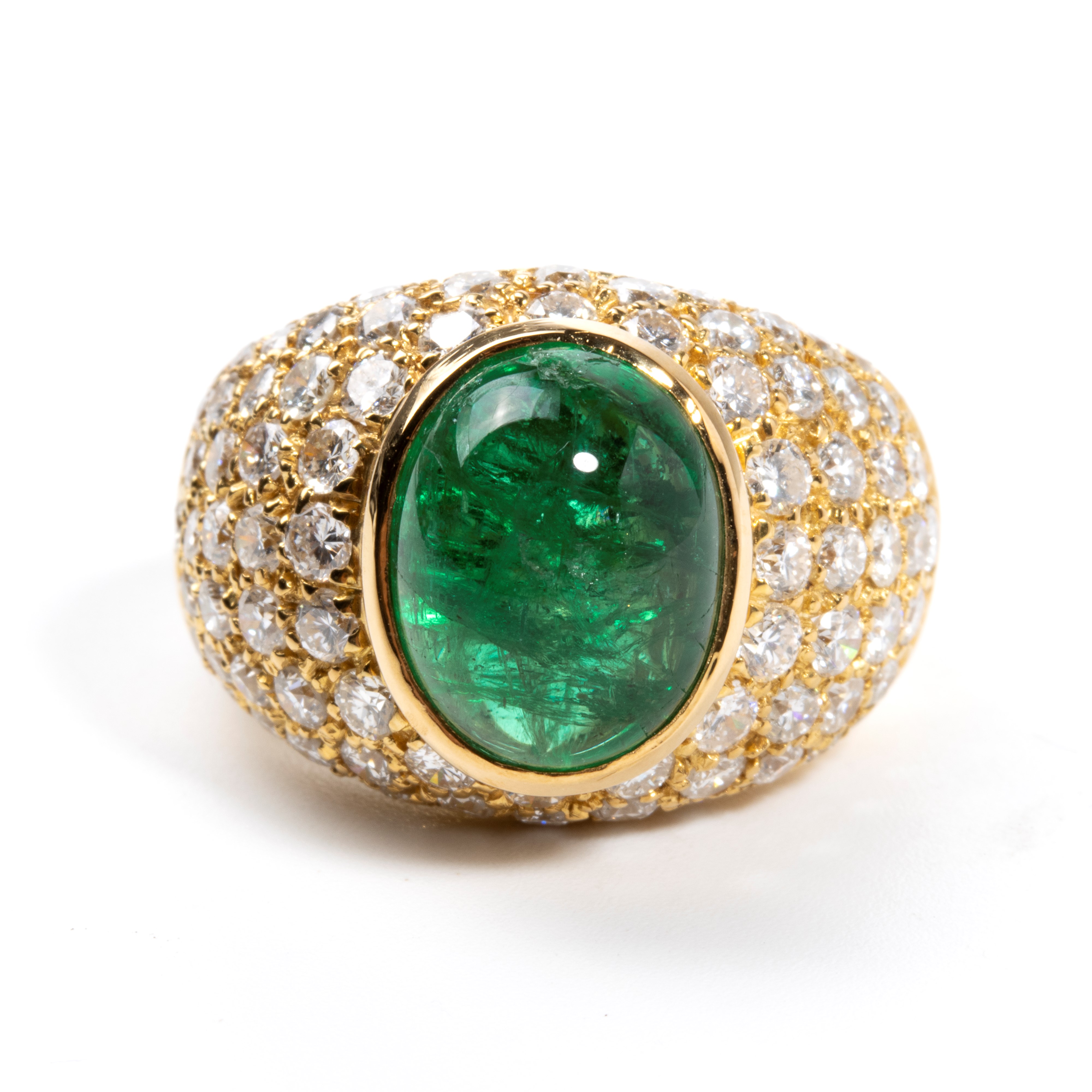 Anello in oro con smeraldo e diamanti