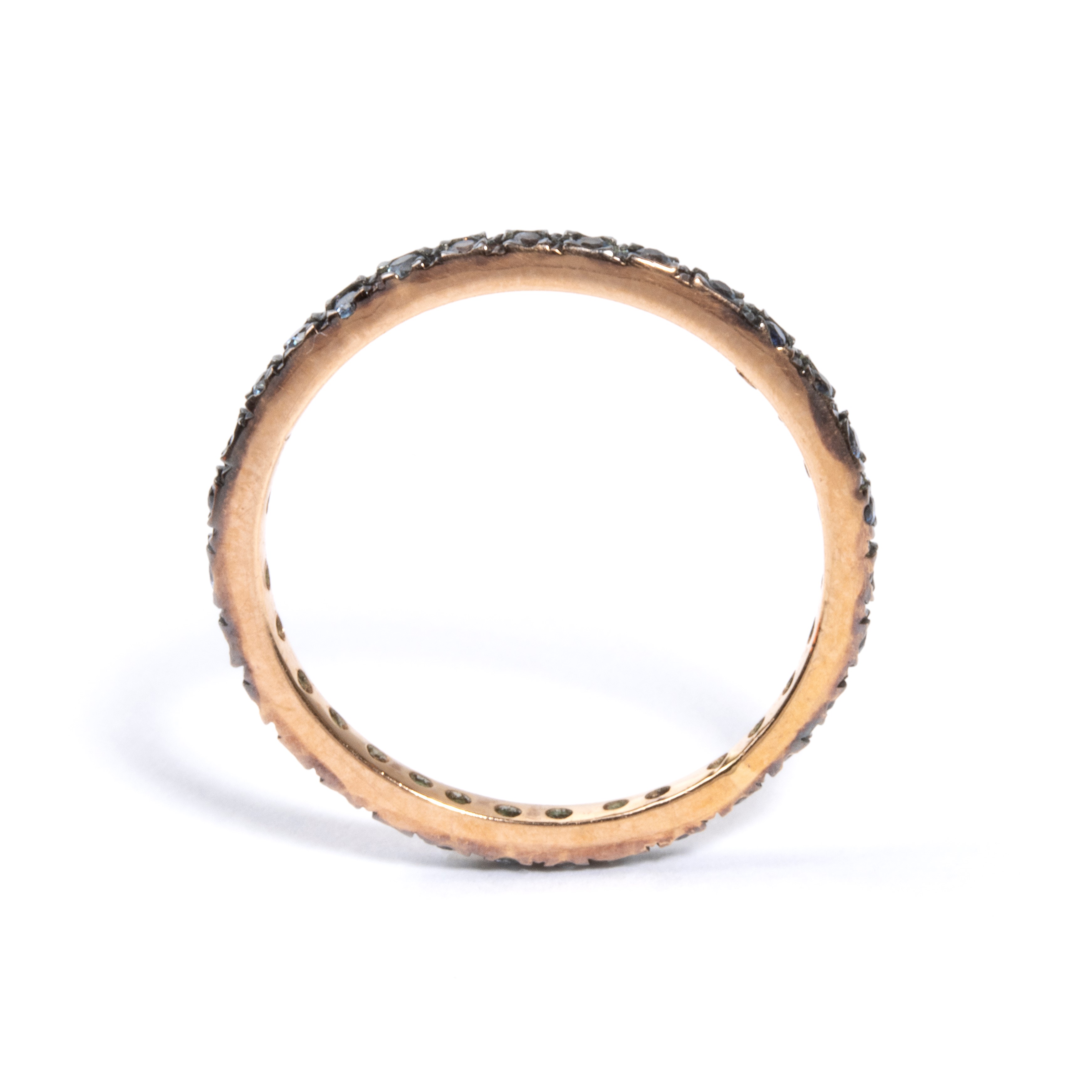 Anello in oro rosa con zaffiri, peso totale circa 0.15 ct