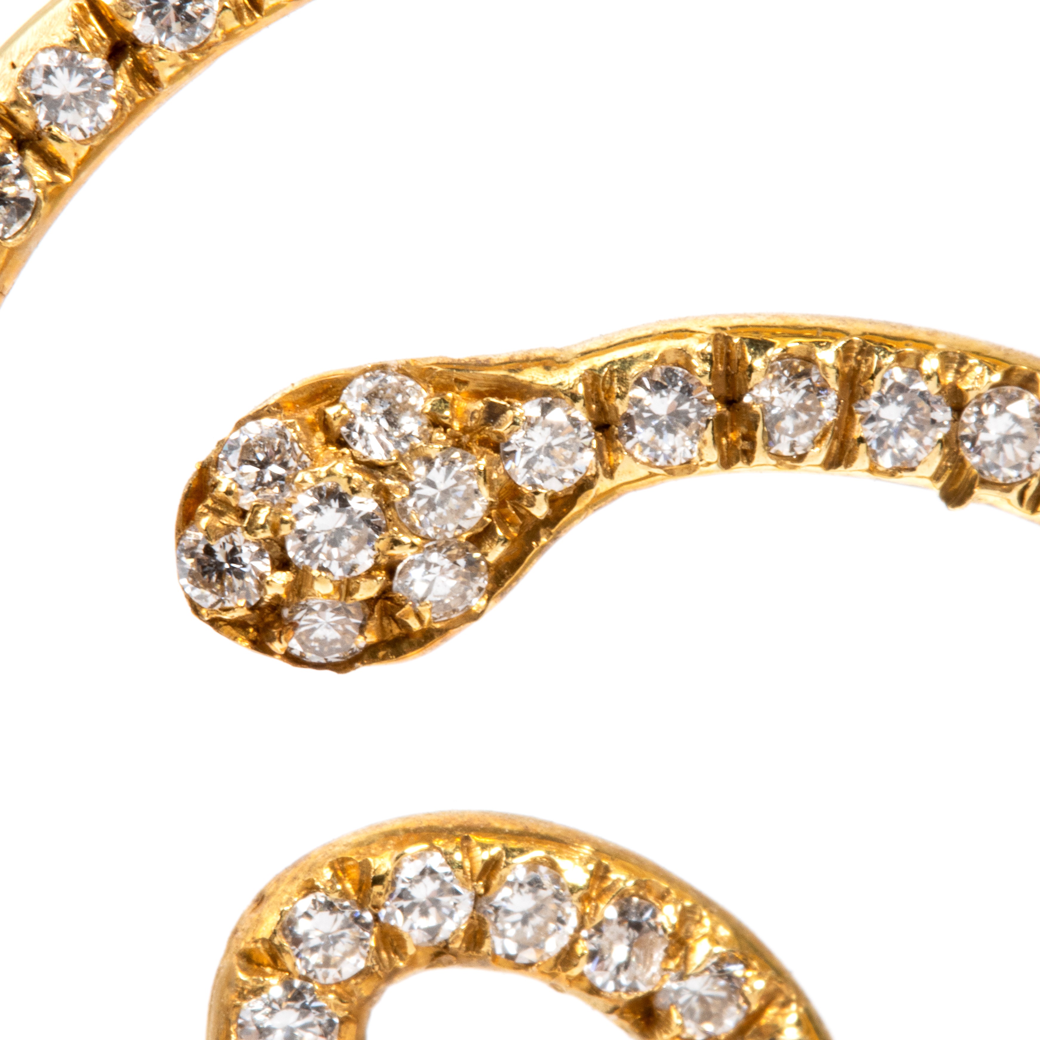 Orecchini pendenti in oro e diamanti