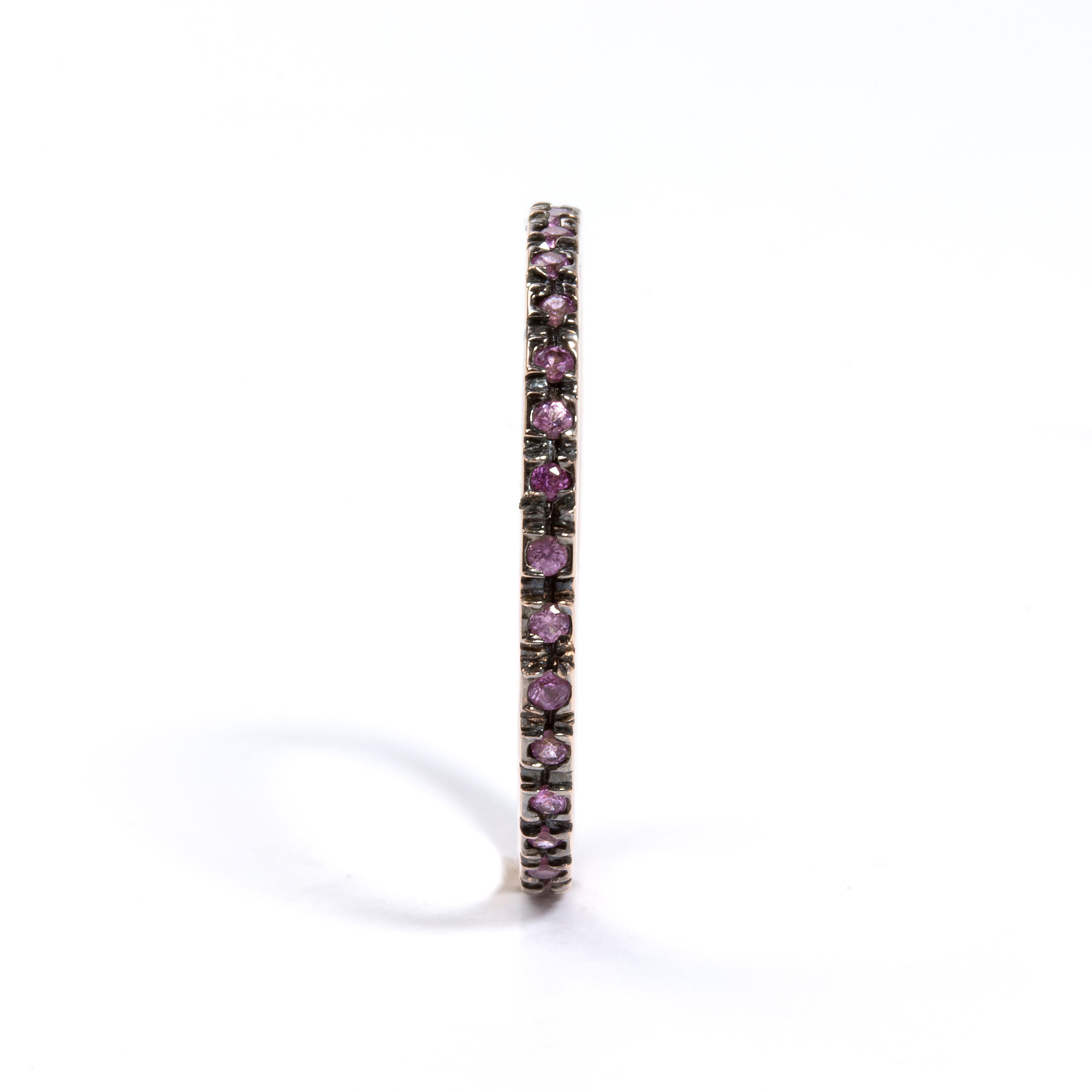 Anello in oro rosa 9k con corindoni rosa