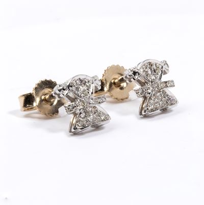 Orecchini, sagoma stilizzata di bambina, oro bianco 18k con diamanti a pavé