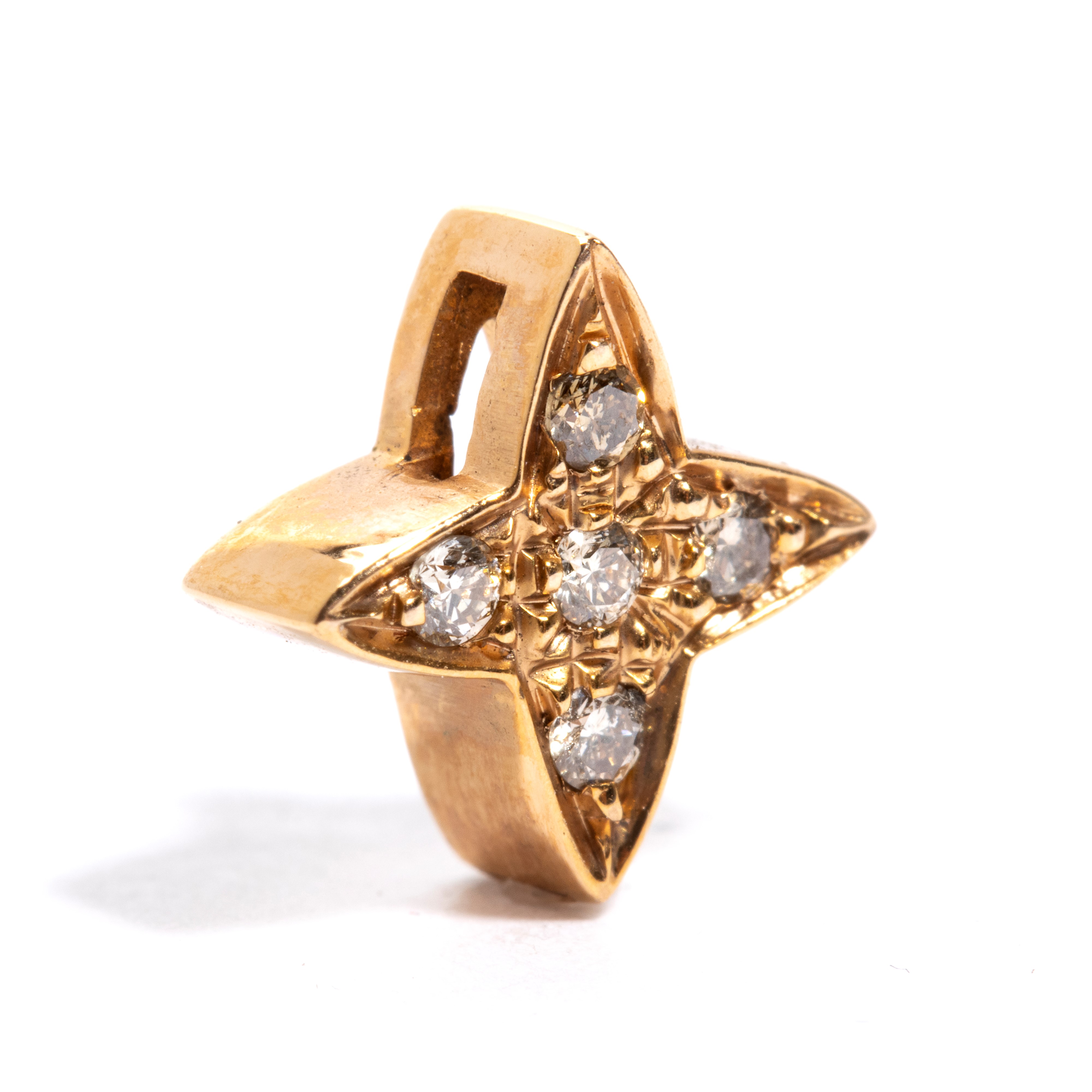 Pendente a stella a quattro punte in oro rosa 18k con pavé di diamanti