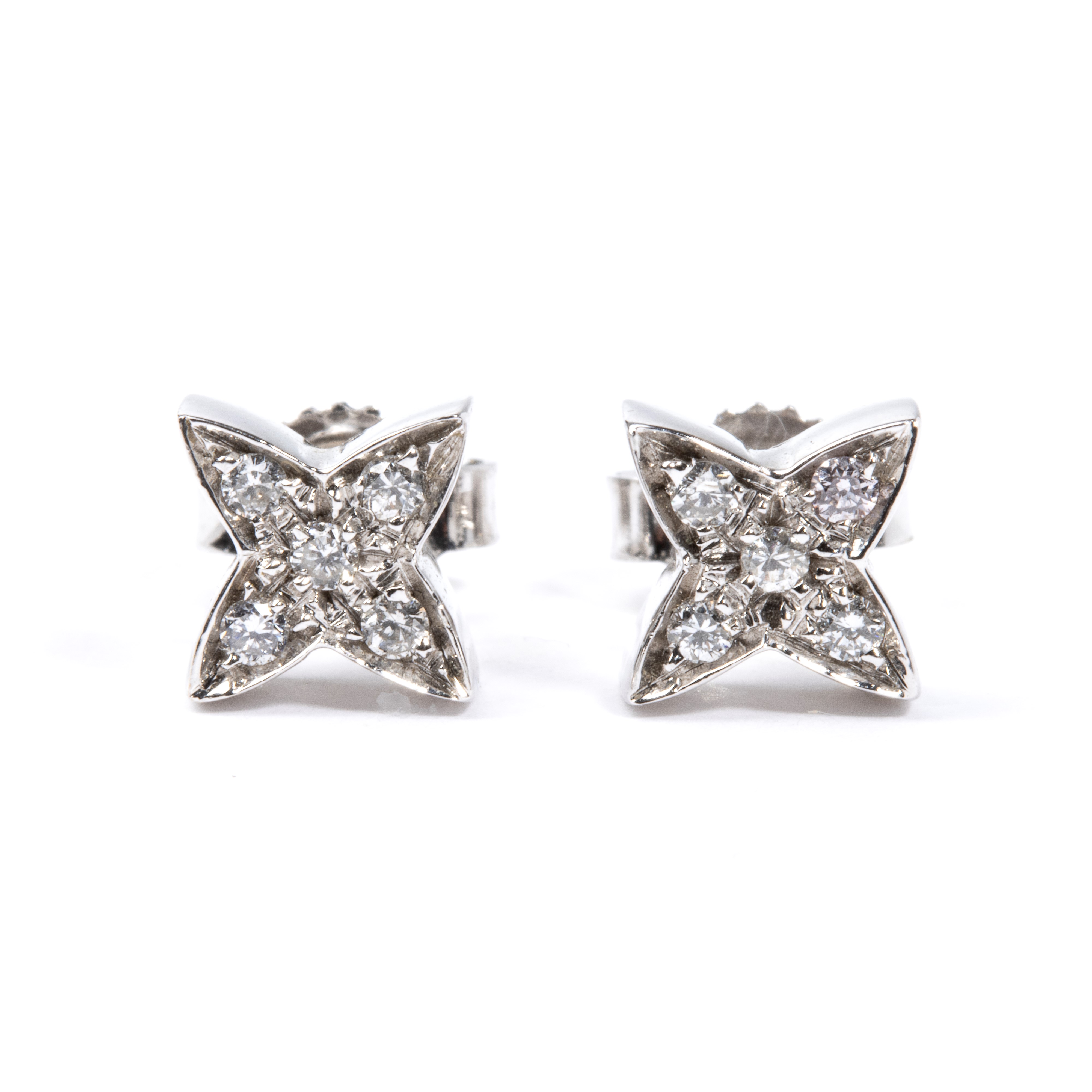 Orecchini, oro bianco 18k con pavé di diamanti