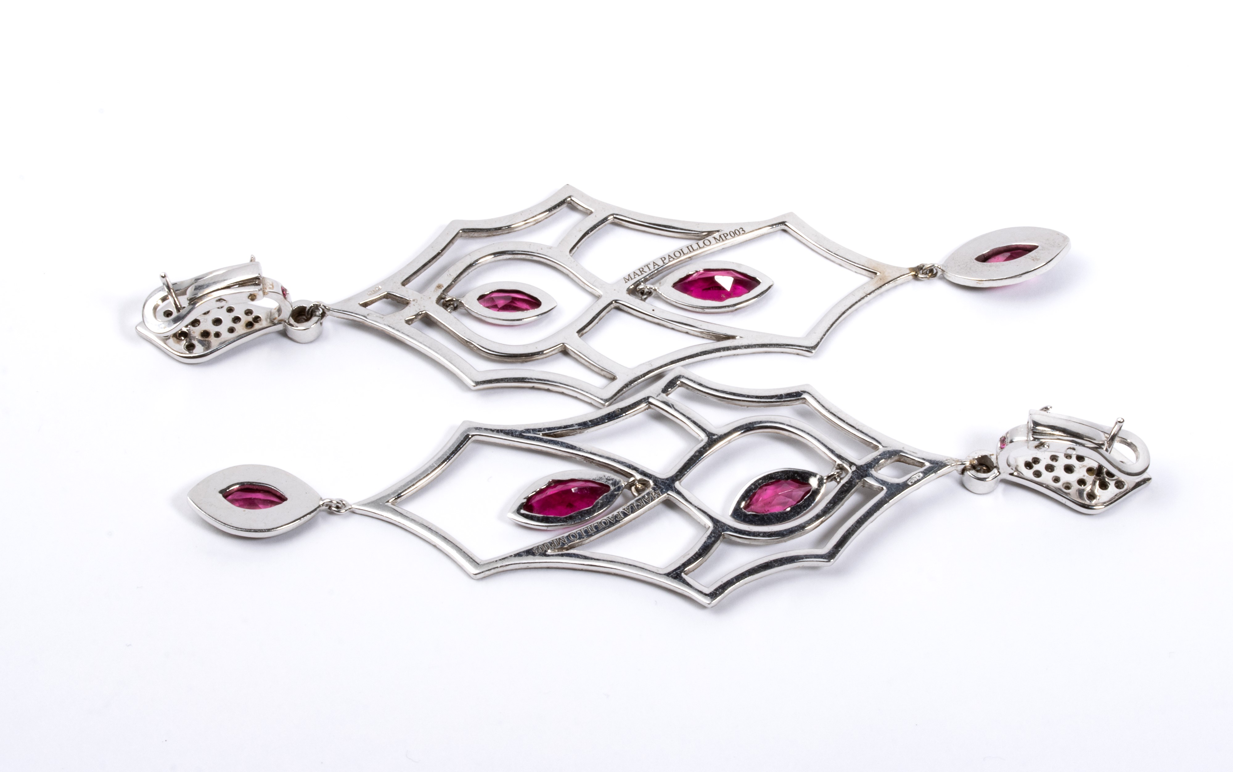 Orecchini in oro con diamanti e rubellite