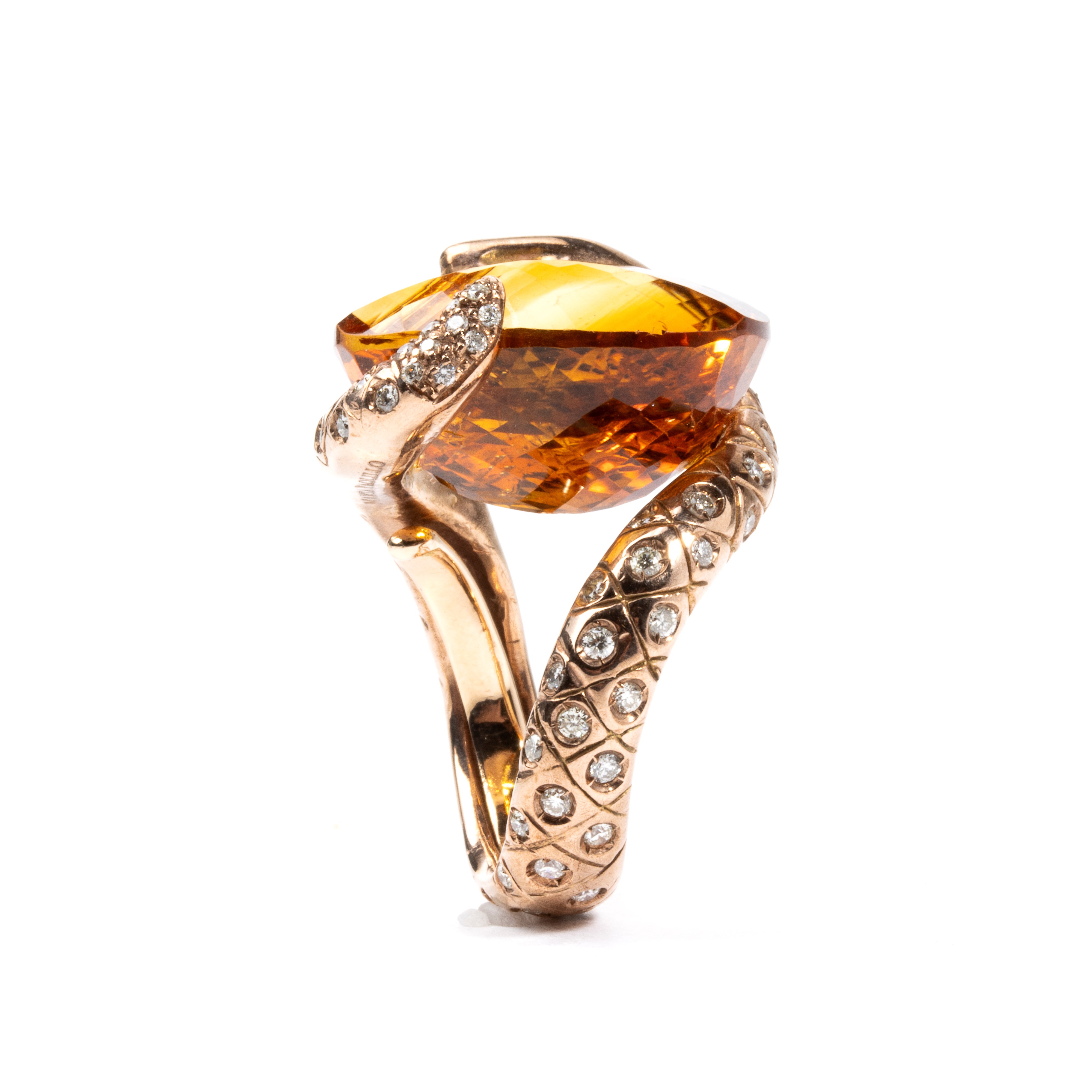 Anello in oro con diamanti e quarzo citrino