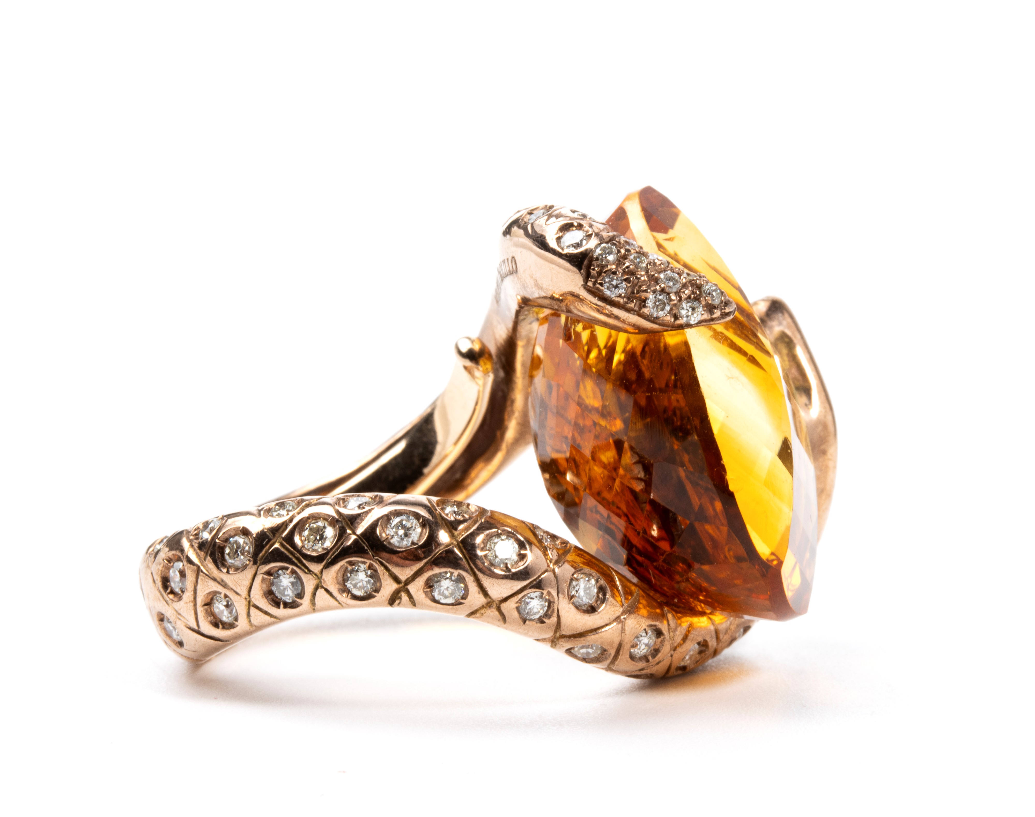 Anello in oro con diamanti e quarzo citrino