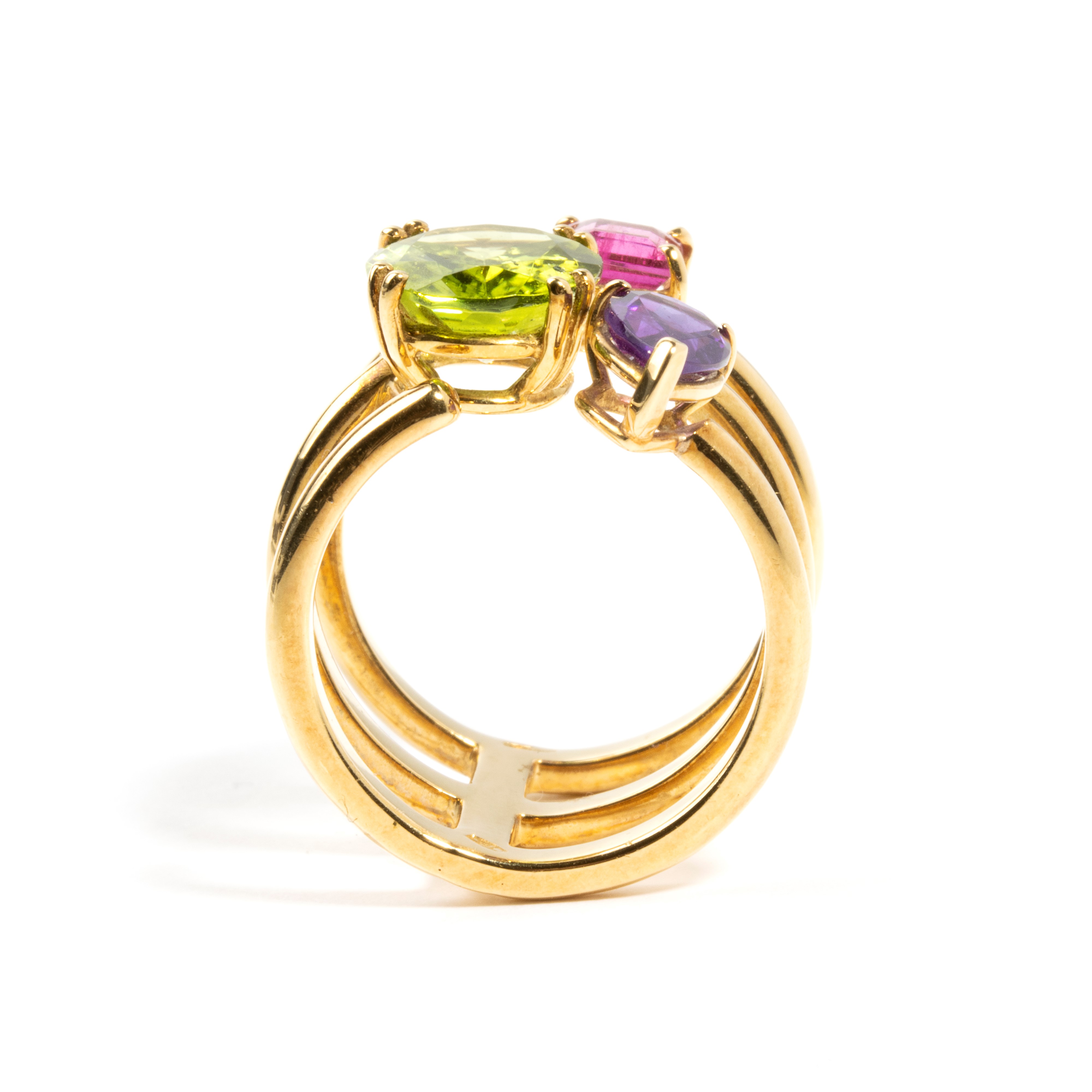 Anello in oro con ametista, rubellite e peridoto