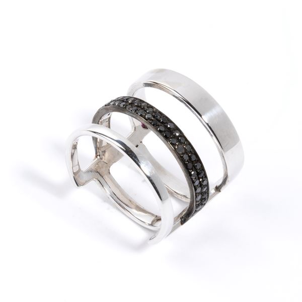 Black diamond gold ring