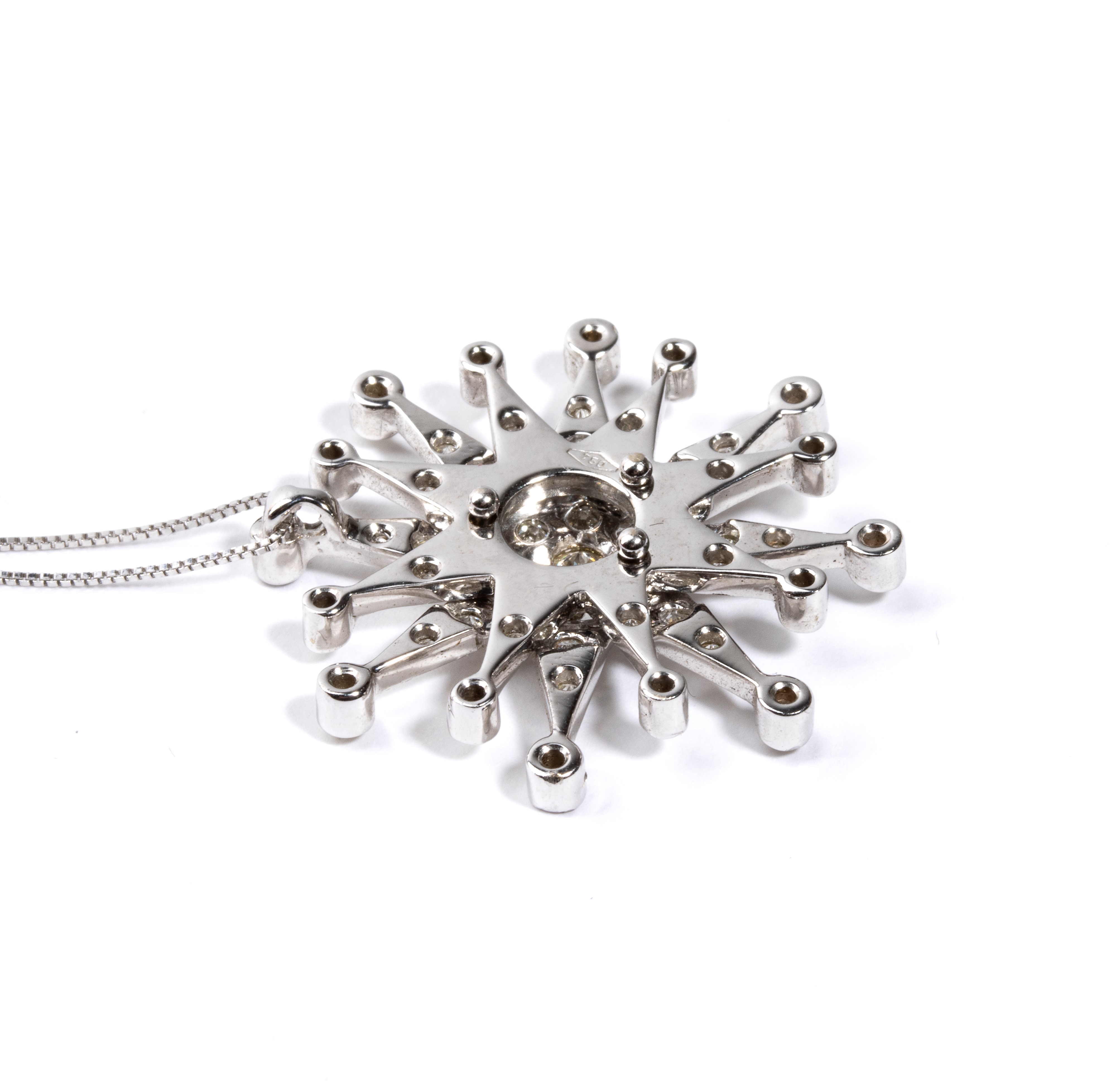 Girocollo con pendente in oro e diamanti