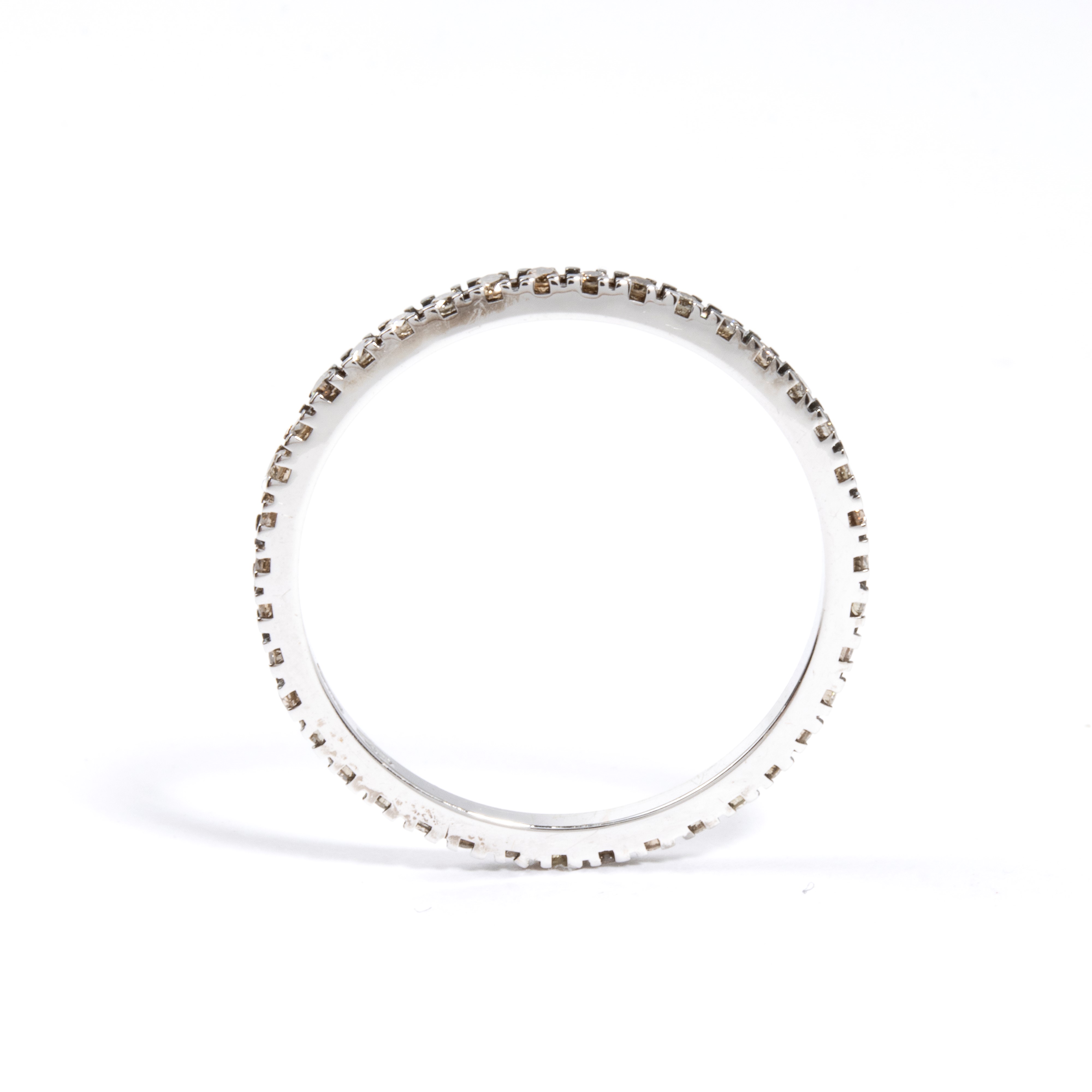 Anello in oro bianco 18k con diamanti marroni (circa 0,26 ct)