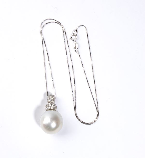 Australian pearl diamond pendant
