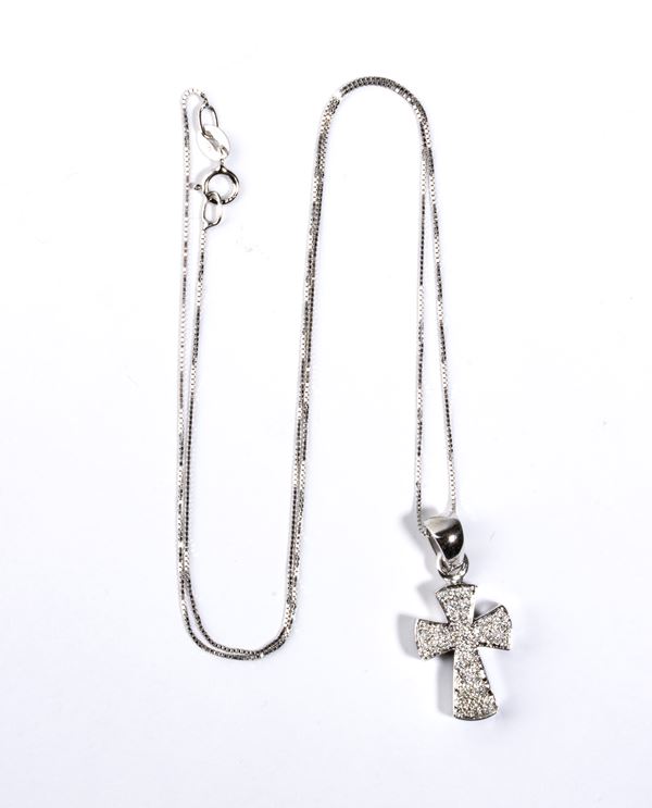 Diamond gold pendant