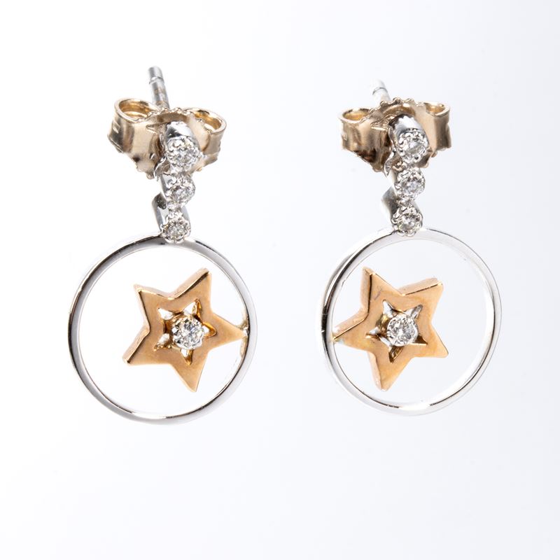 Orecchini in oro rosa e oro bianco 18k con diamanti, cerchio e stella