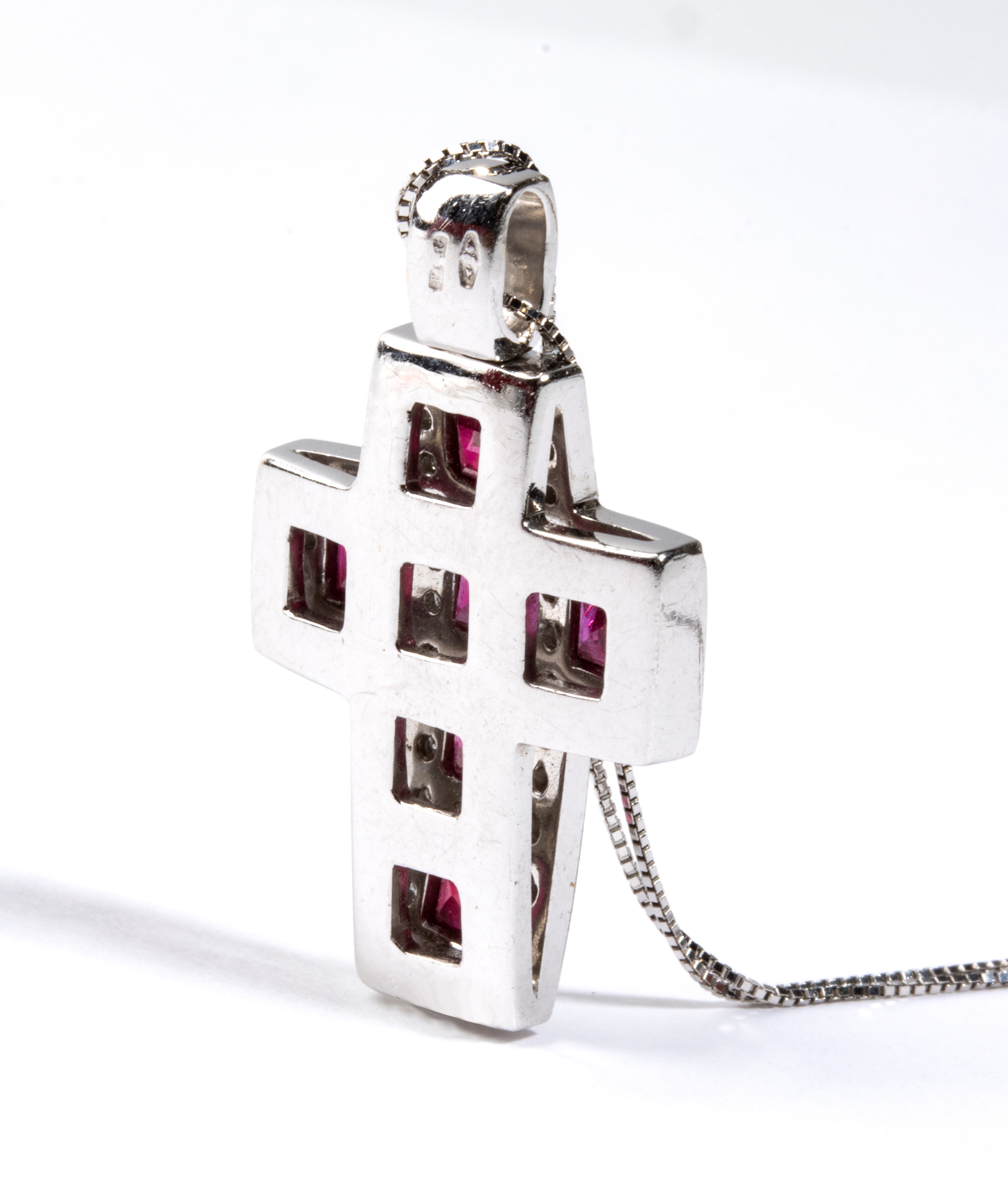 Pendente in oro con rubini e diamanti