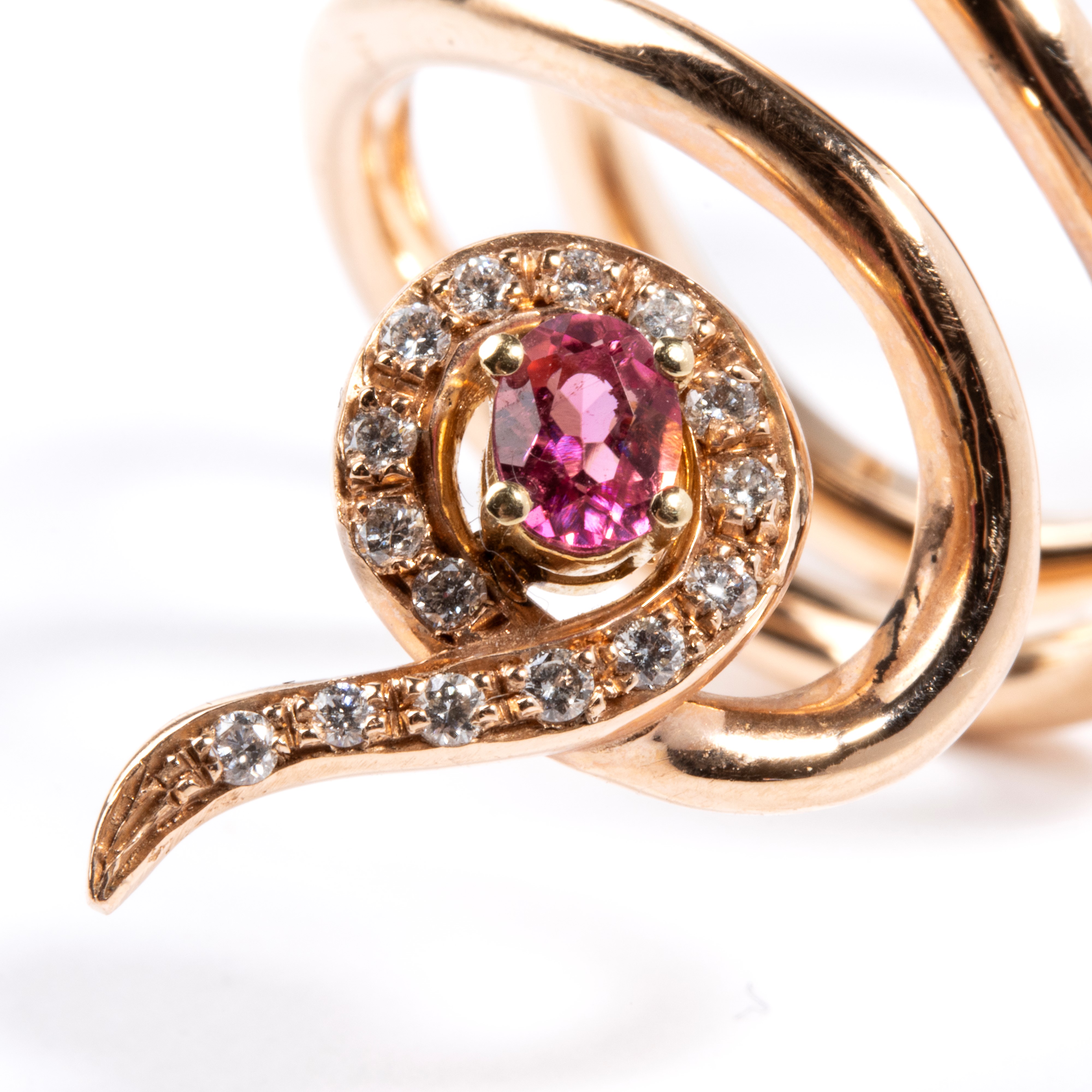 Anello in oro con tormalina e diamanti