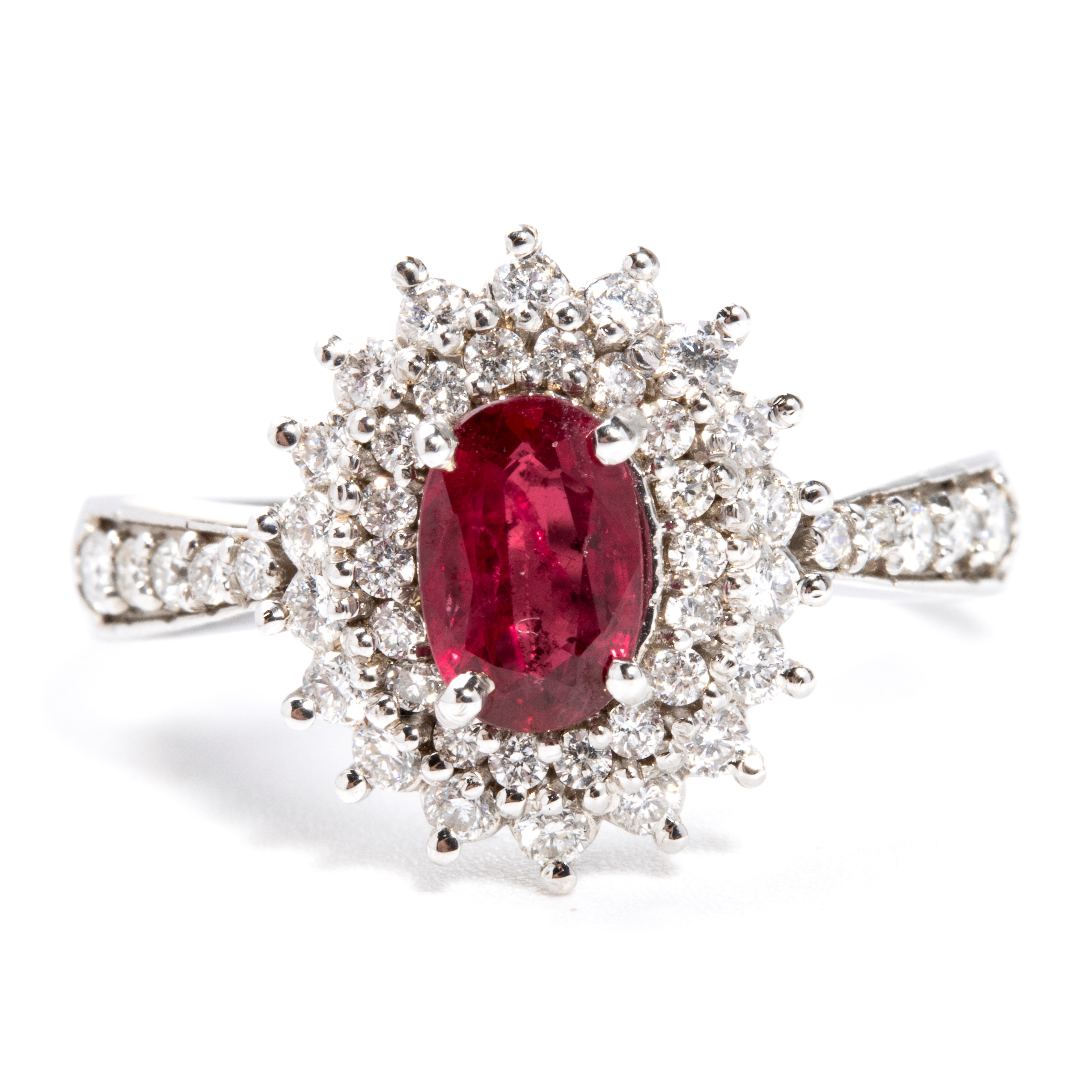 Anello in oro con diamanti e rubini