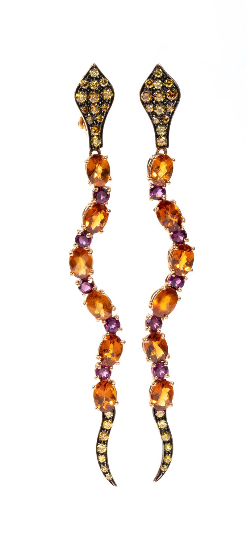 Orecchini in oro con tormaline, quarzi citrini e diamanti