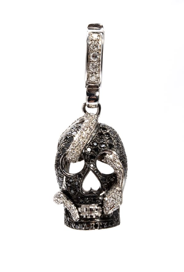 Black diamond gold pendant