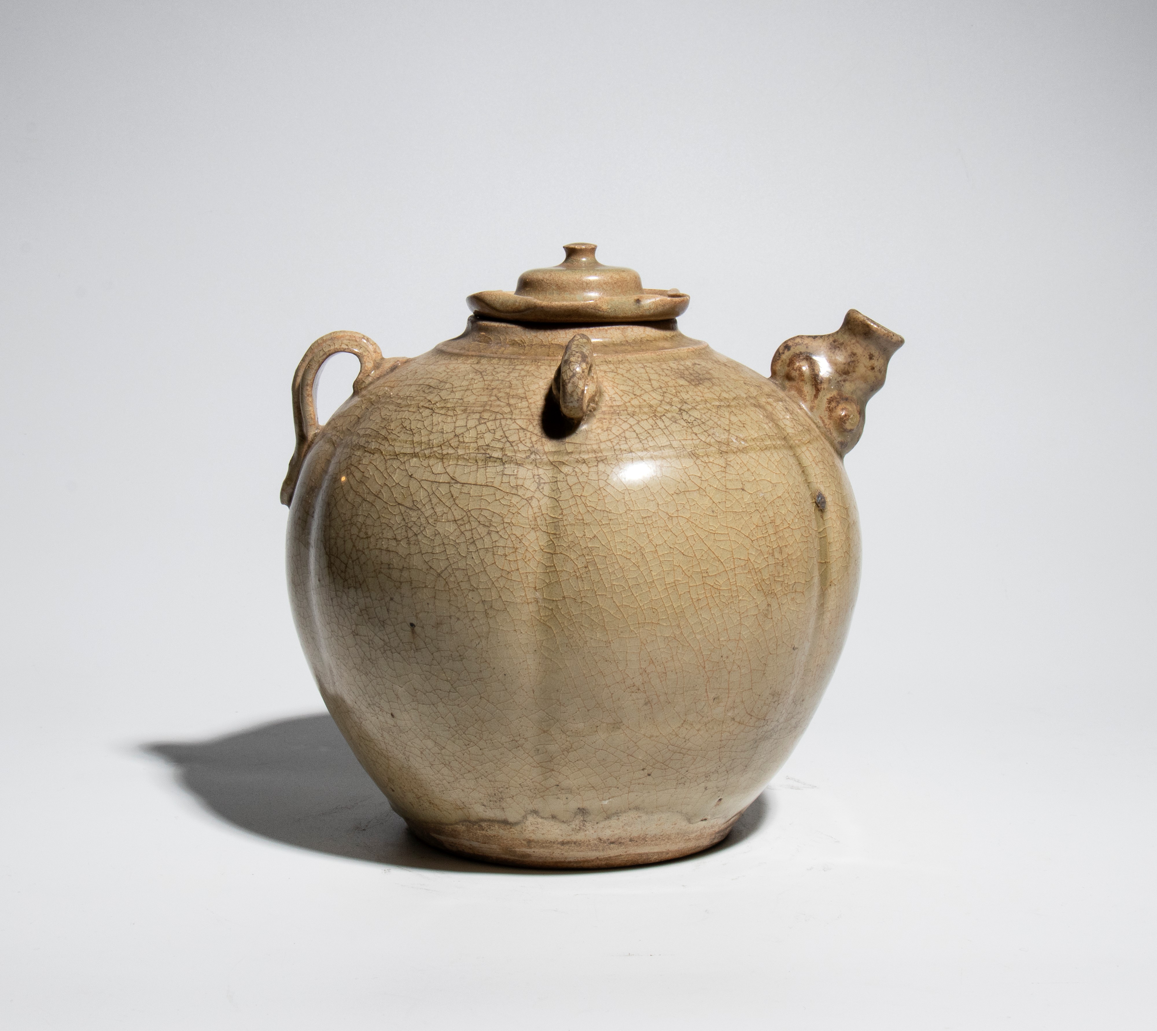 Teiera antica, ceramica a smaltatura bianca screpolata, Vietnam, dinastia Ly (XI-XII secolo)