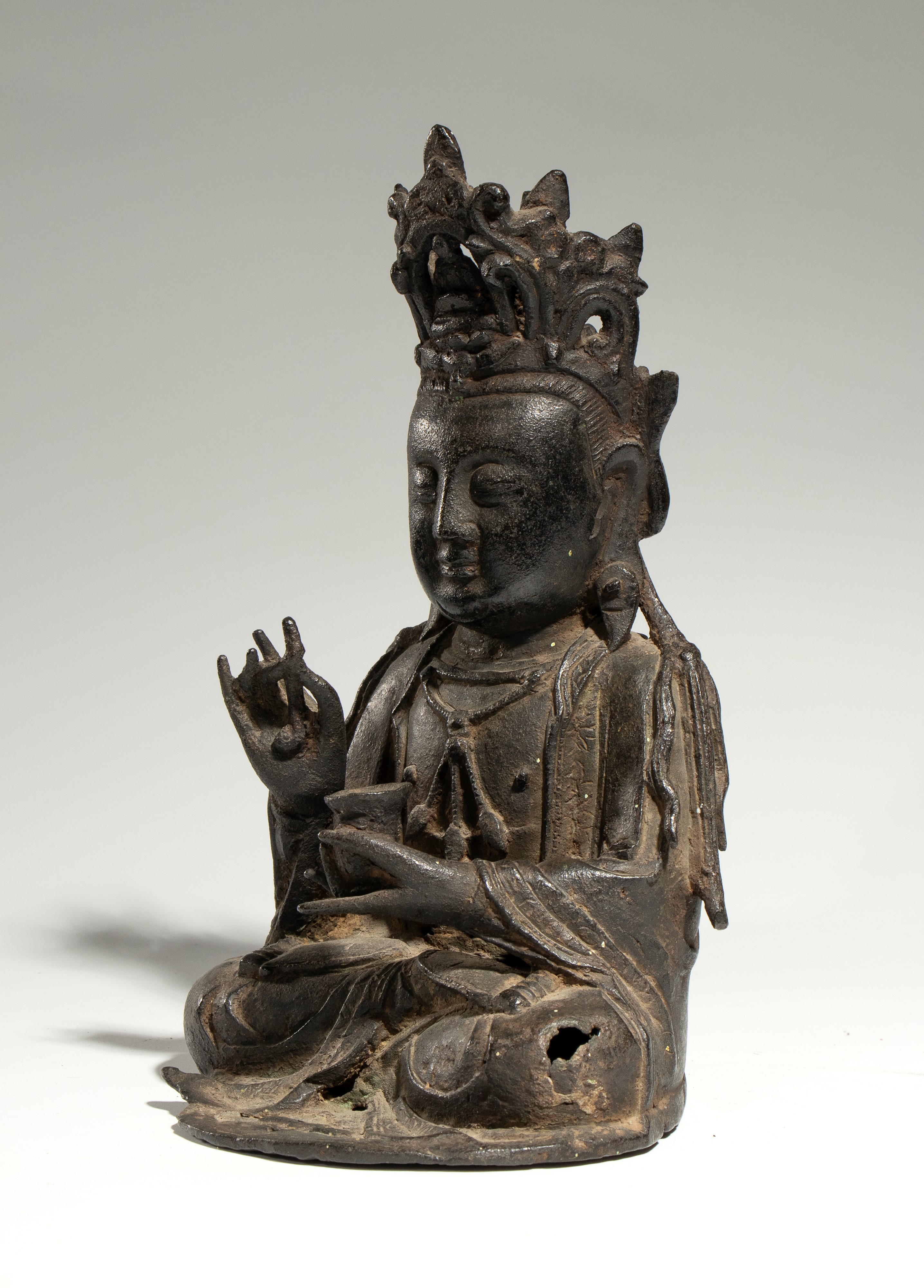 Figura di Bodhisattva, bronzo fuso, Cina, dinastia Ming (XV-XVI secolo)