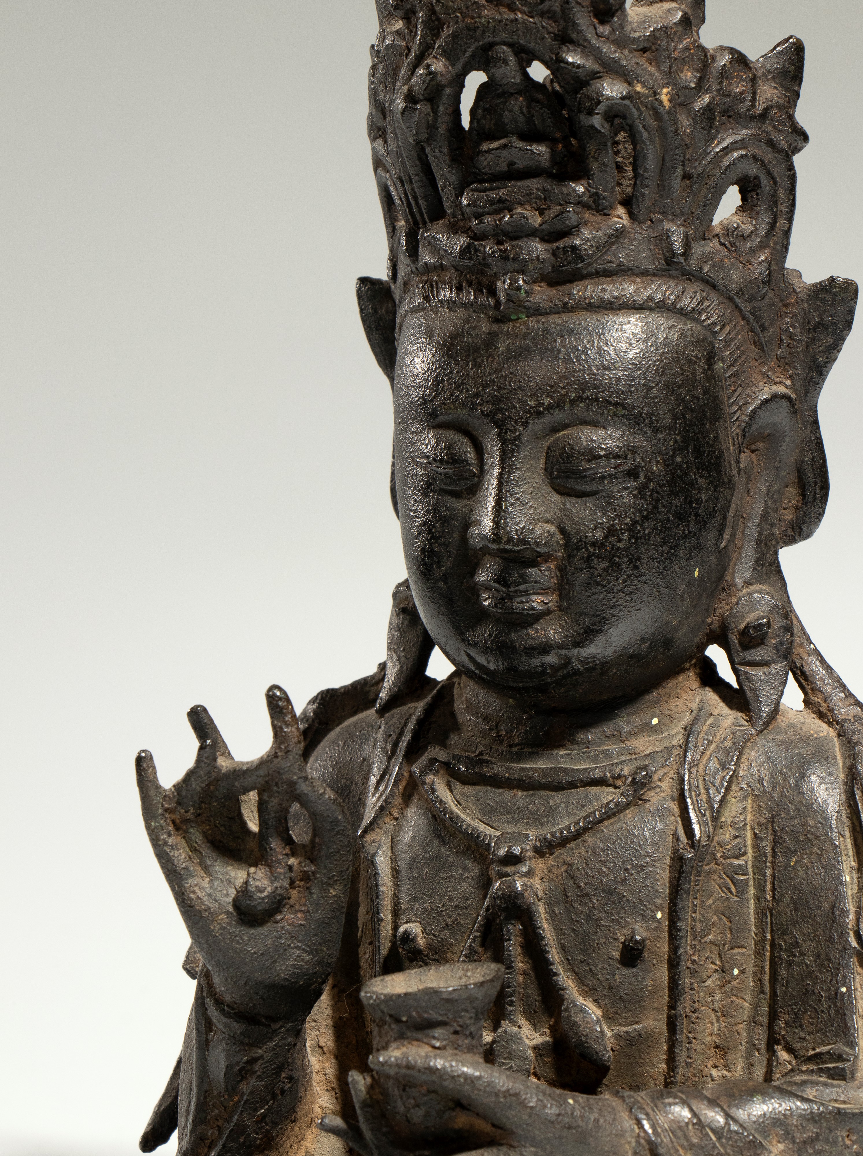 Figura di Bodhisattva, bronzo fuso, Cina, dinastia Ming (XV-XVI secolo)
