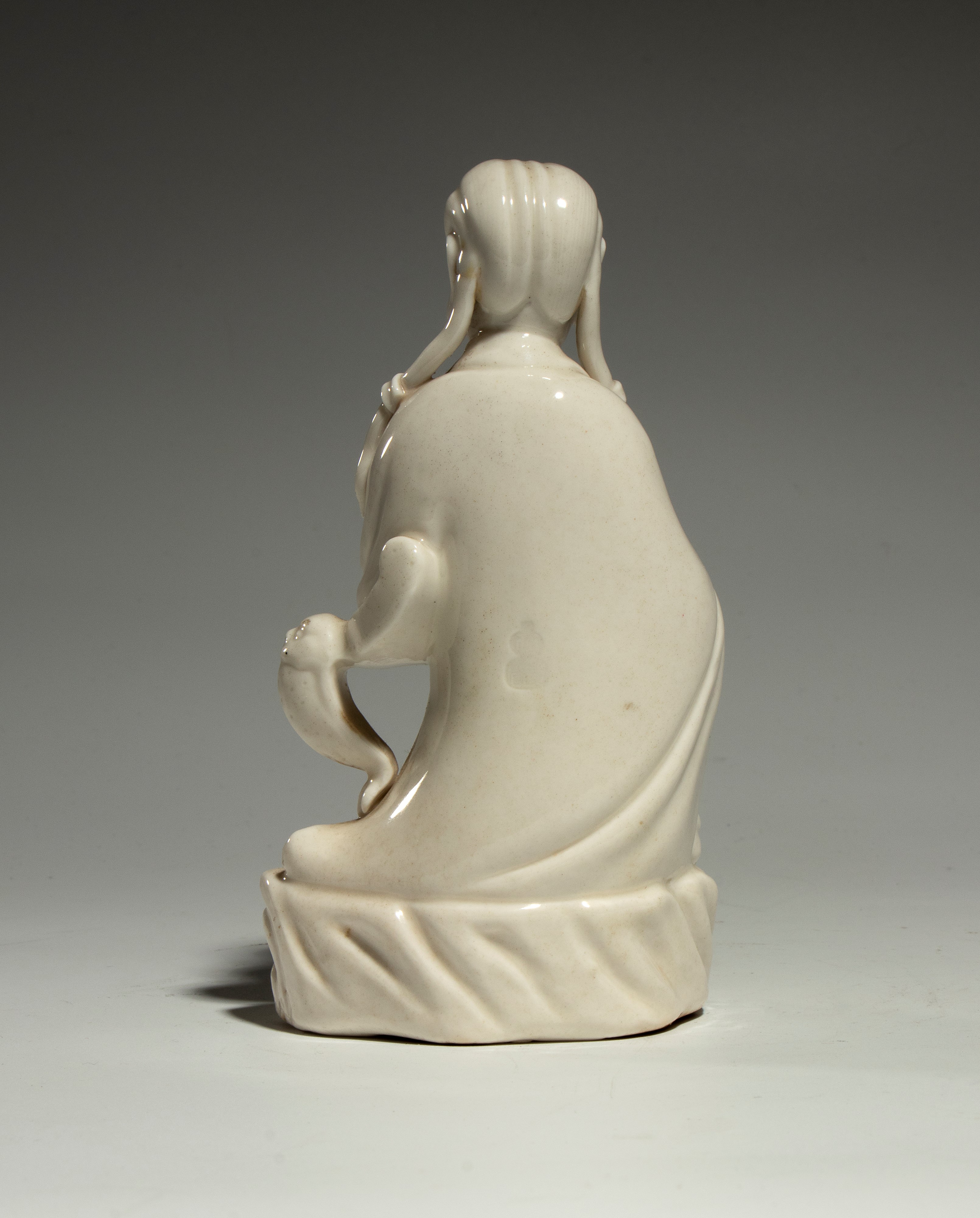 Dehua Blanc de Chine, Figura di Bodhisattva in porcellana, Cina, fine dinastia Qing (XIX secolo)