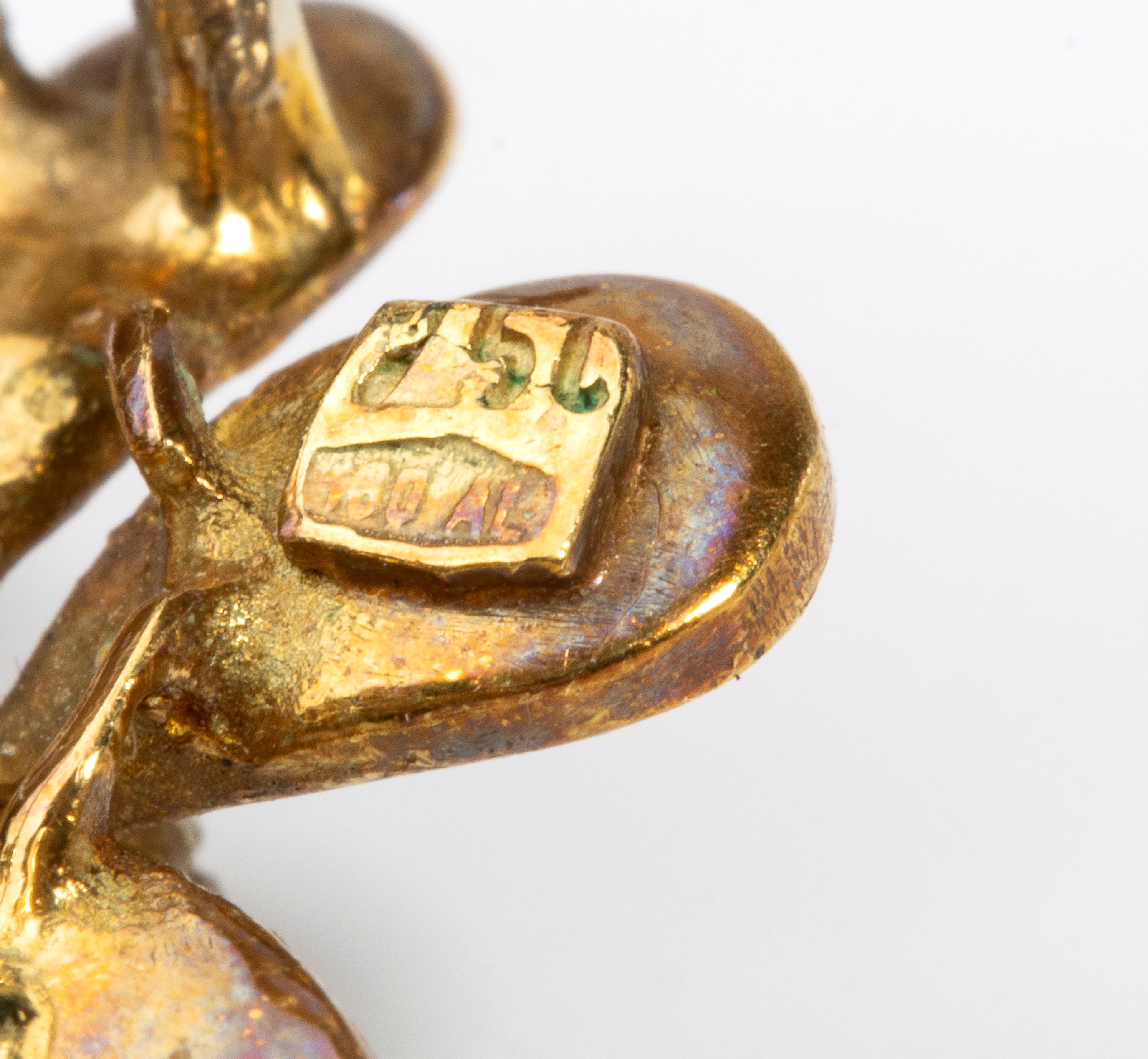 Spilla in oro giallo 18k con smalti, Italia anni '60