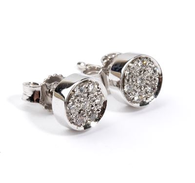 Orecchini geometrici in oro bianco 18k con pavé di diamanti