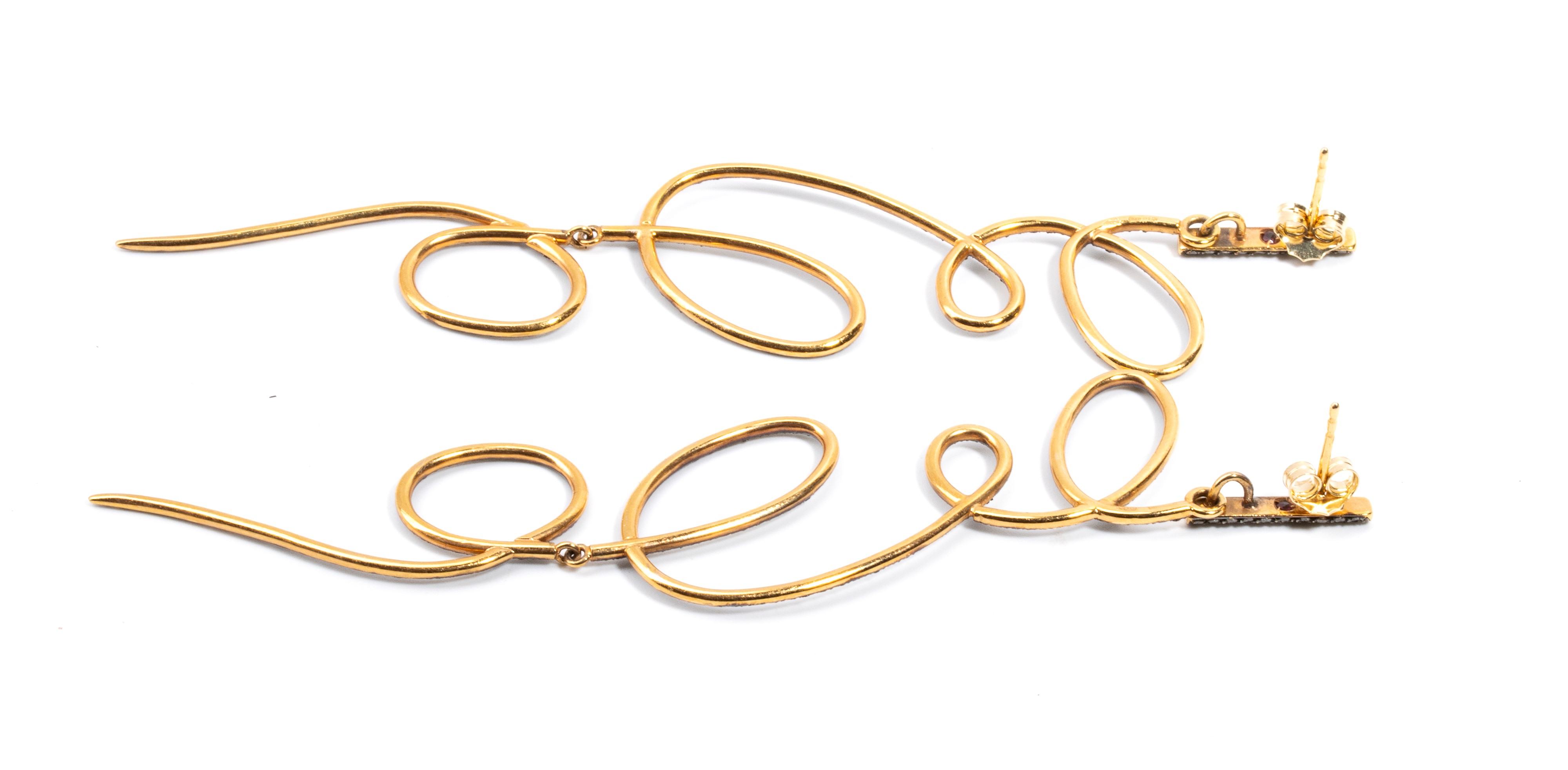 Paio di orecchini in oro e diamanti