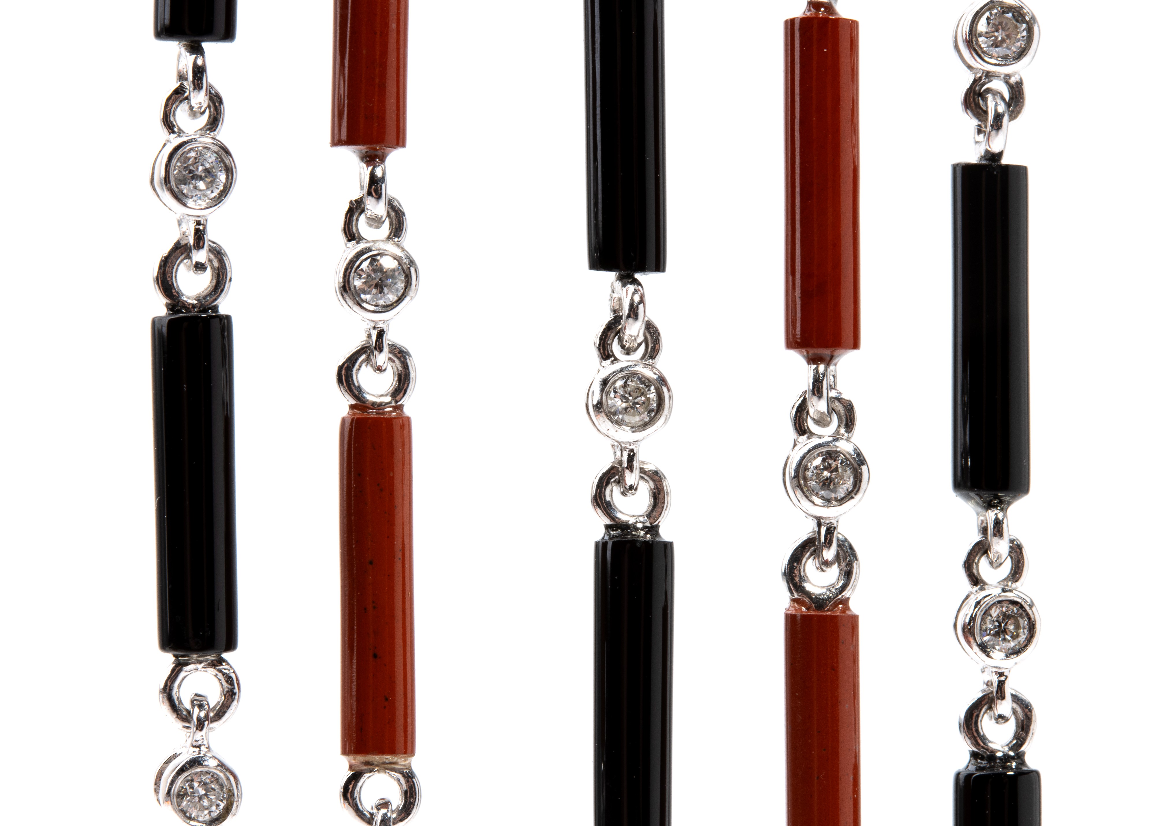 Pendente in oro con smalti e diamanti