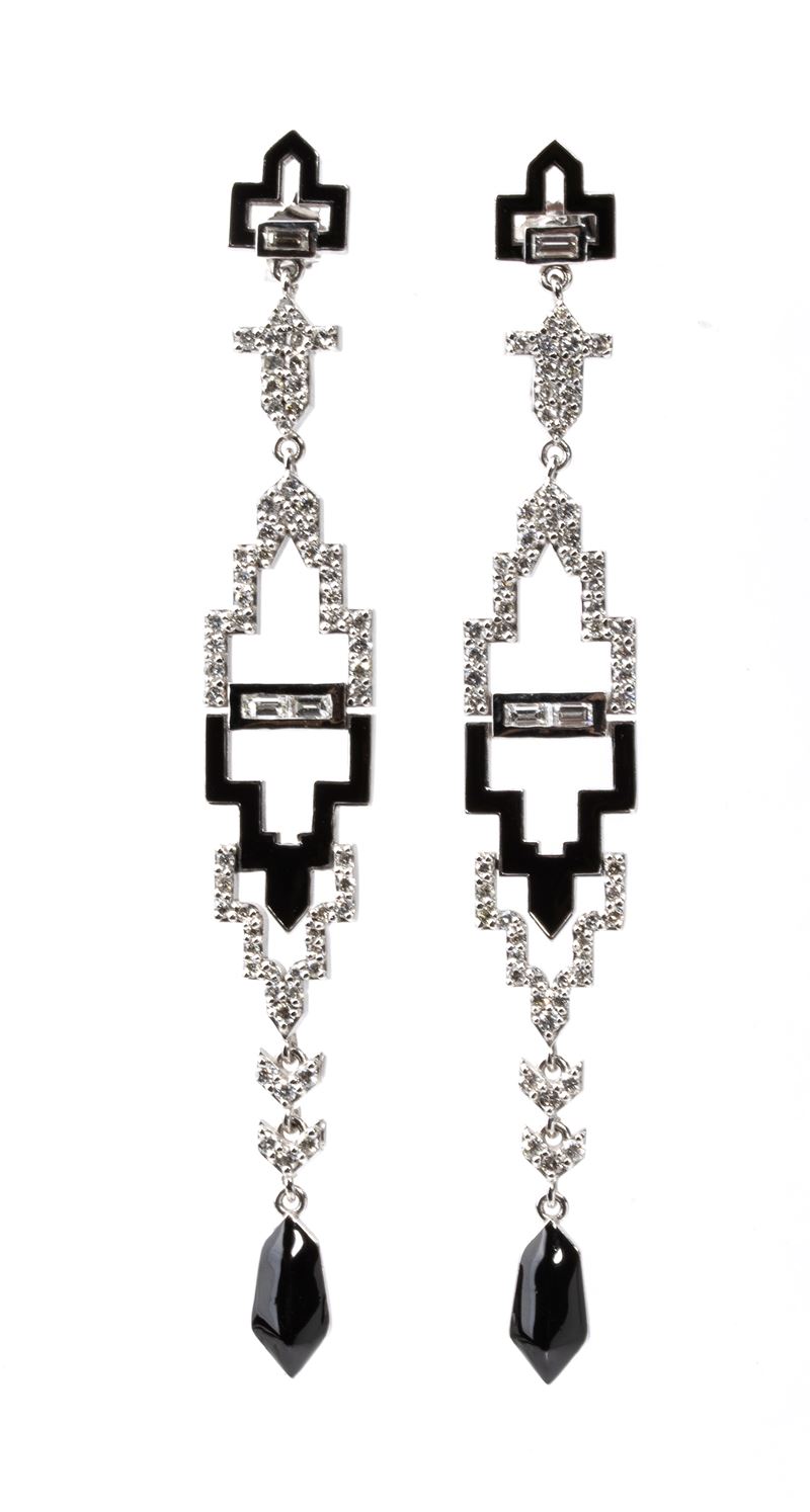 Orecchini pendenti in oro e diamanti