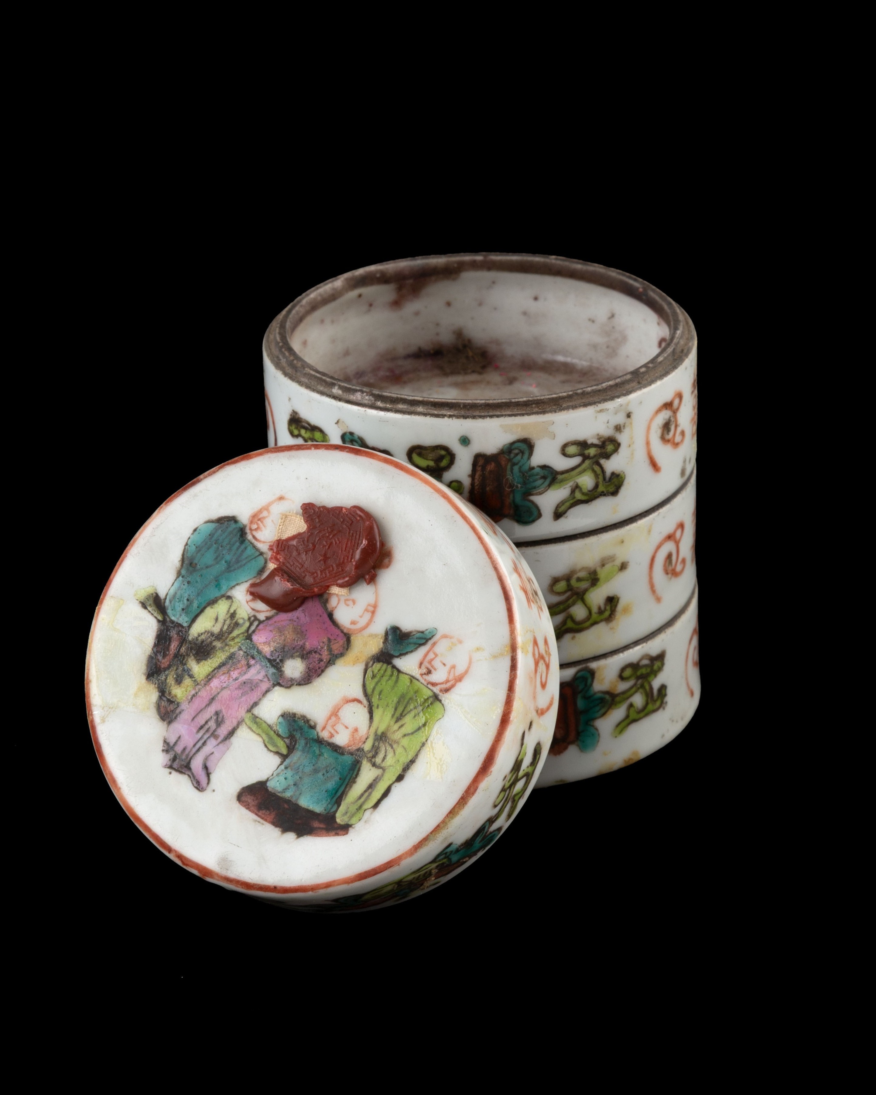 Scatola in porcellana a scomparti per alimenti. Cina, dinastia Qing (1644-1912), XIX secolo