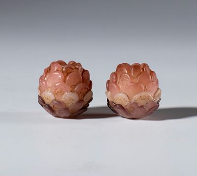 Coppia di perle in vetro soffiato a forma di loto, Cina, dinastia Qing (1644-1912), XIX secolo