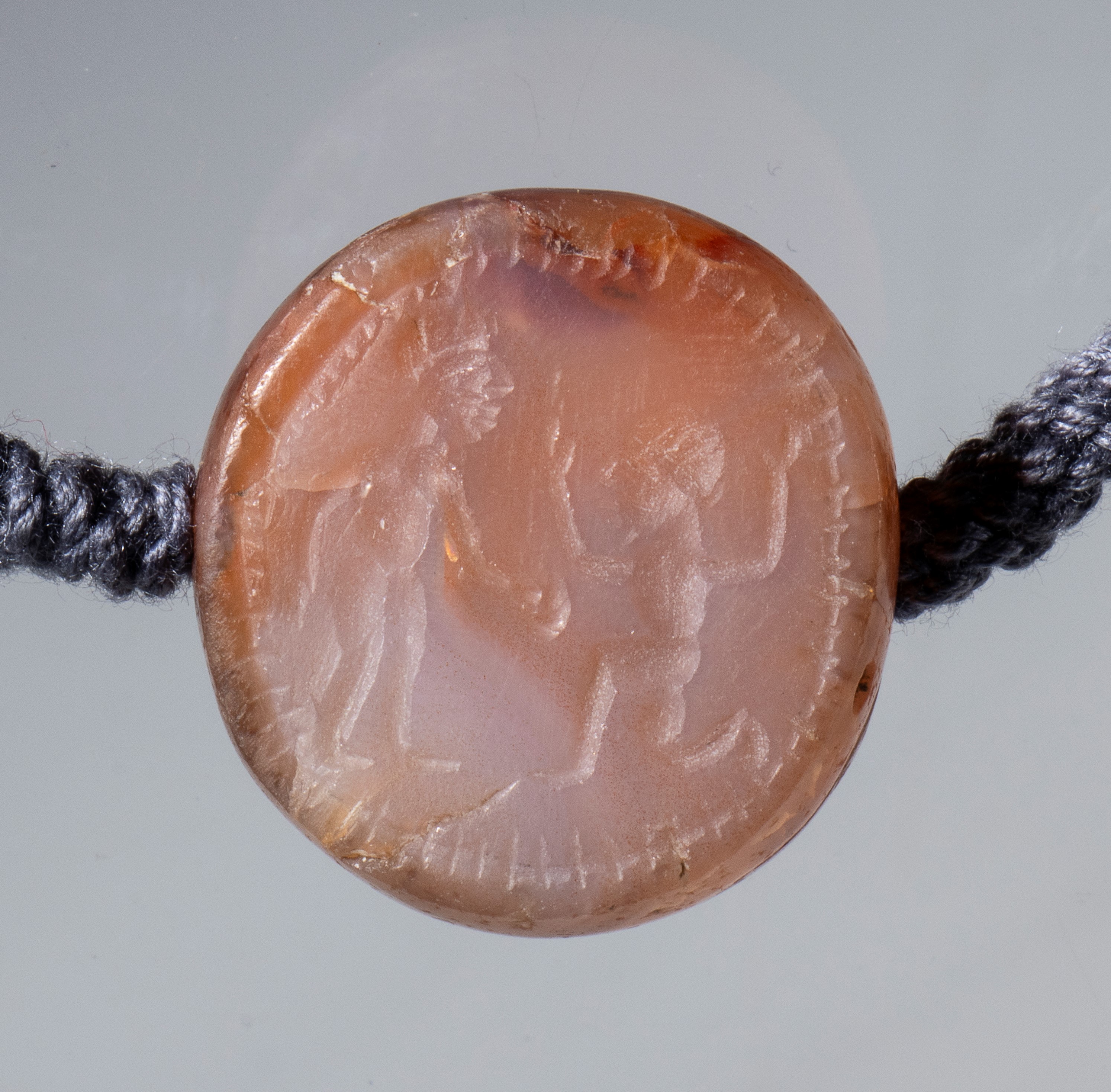 Sigillo in stile sasanide, collana in agata, perla e corniola, Asia centrale, XX secolo