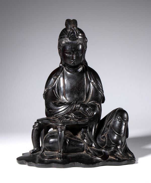 Wooden statue depicting a Guanyin. China, 19th century