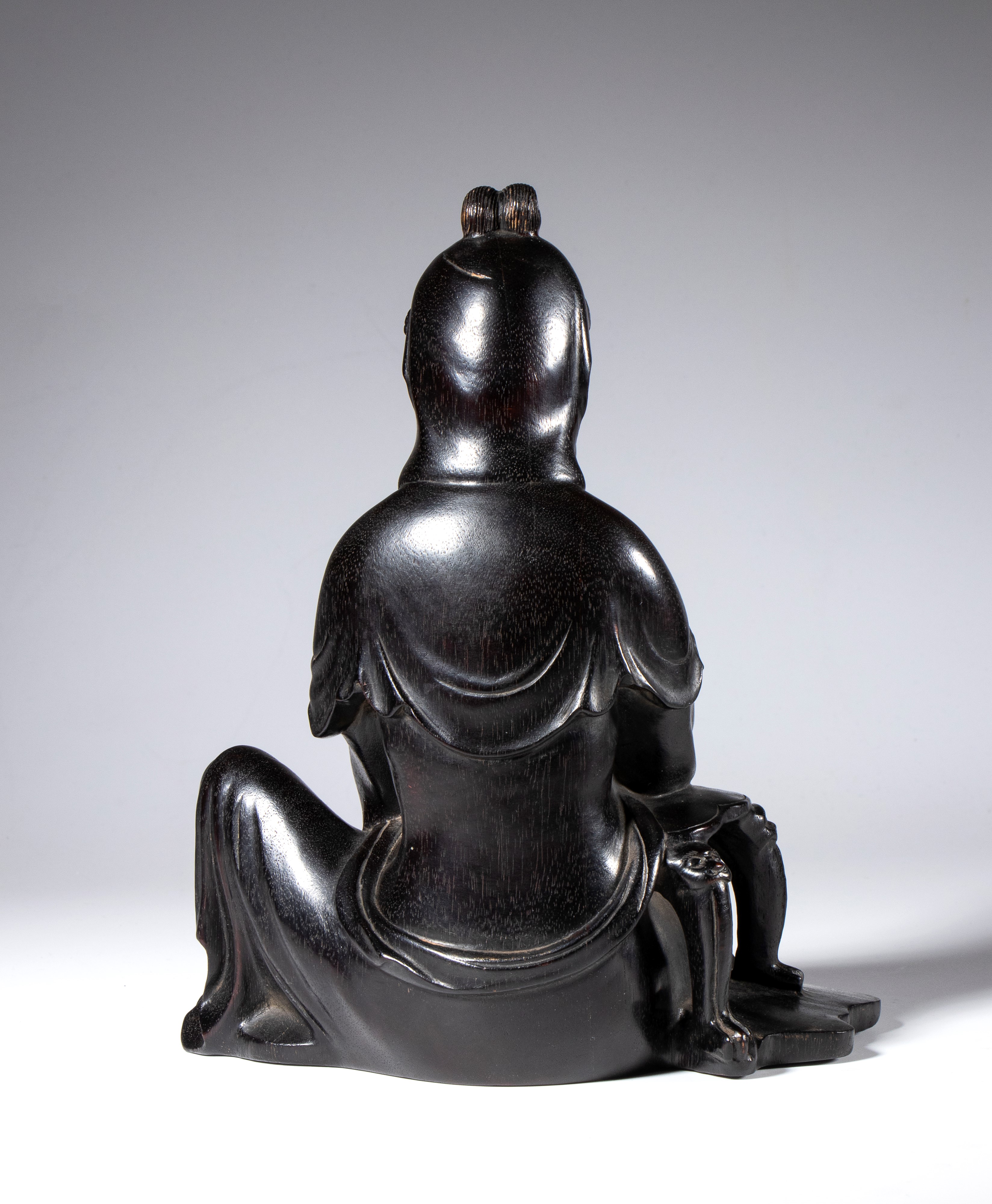 Cina (dinastia Qing, XIX secolo), Figura di Guanyin in legno scolpito