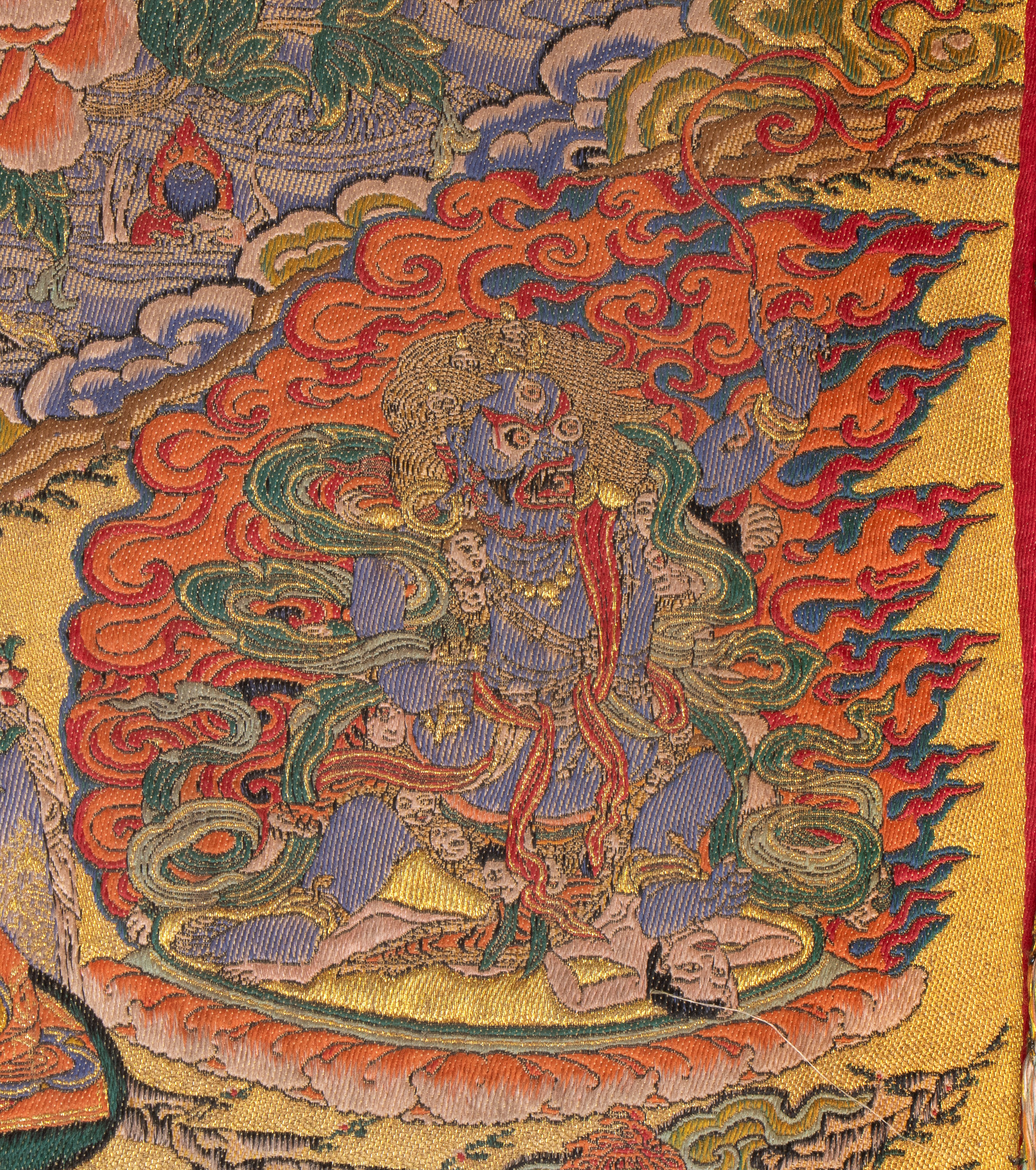 Thangka buddhista raffigurante Guru Padmasambhava tra Bodhisatva e Divinità terrifiche. Arazzo ja...