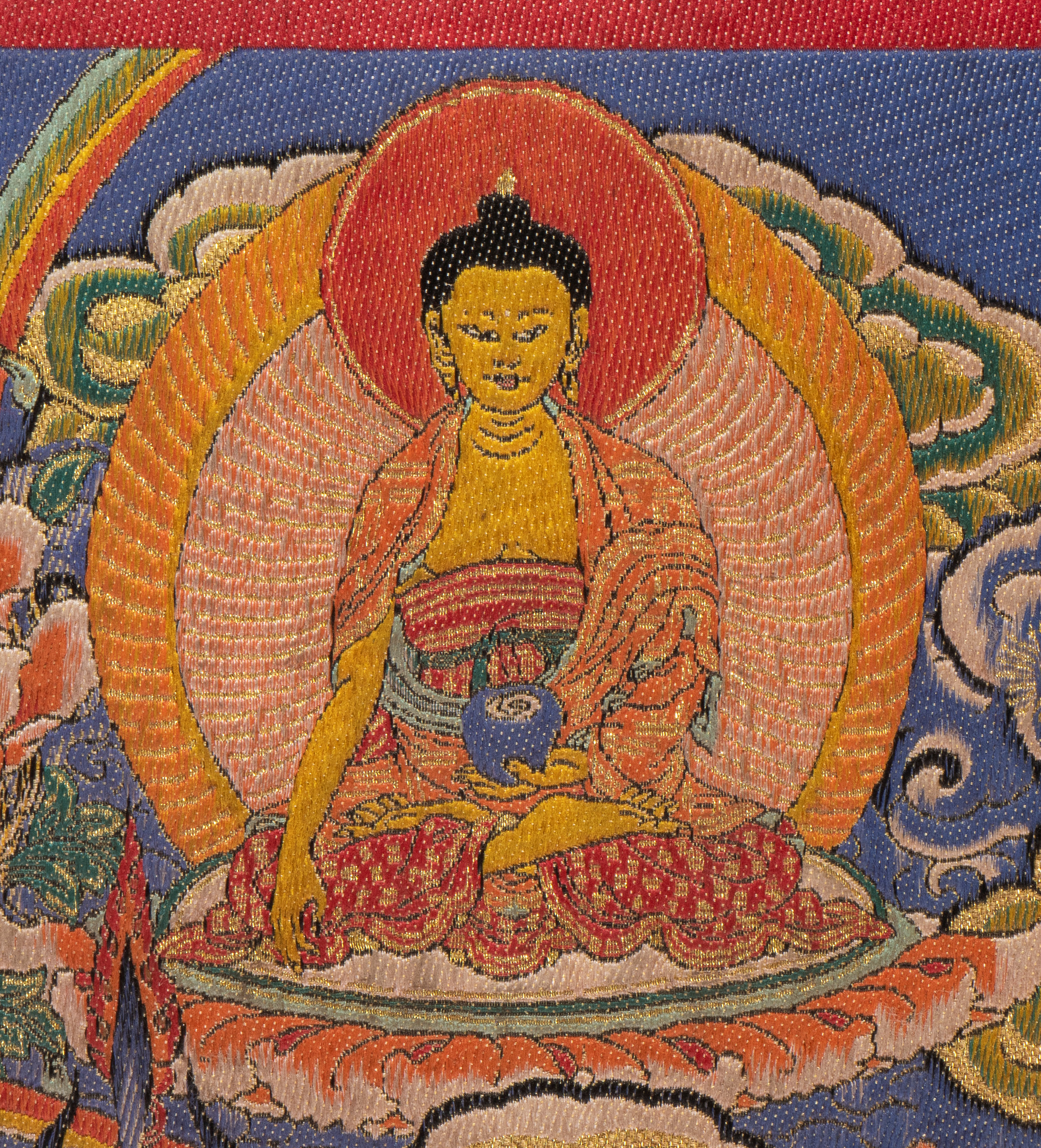 Thangka buddhista raffigurante Guru Padmasambhava tra Bodhisatva e Divinità terrifiche. Arazzo ja...