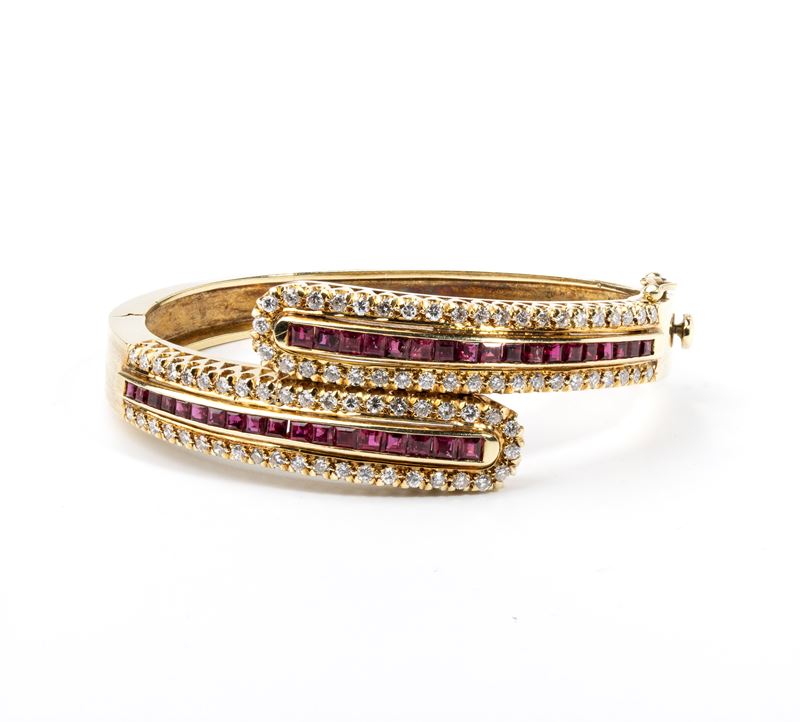 Bracciale rigido in oro 14k con diamanti e rubini, certificato gemmologico IGN 38840