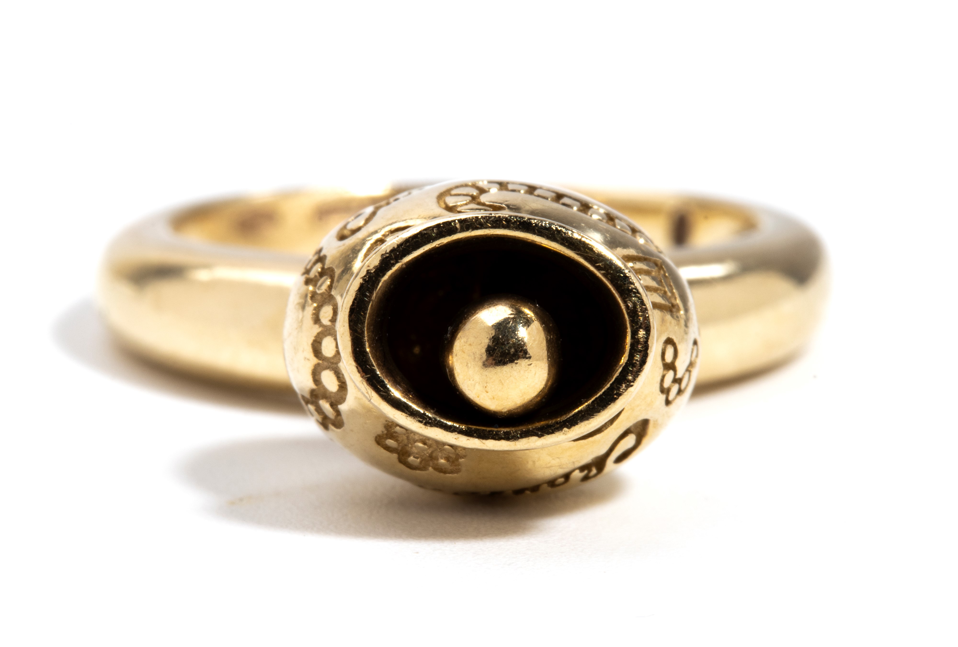 Anello in oro con campanella