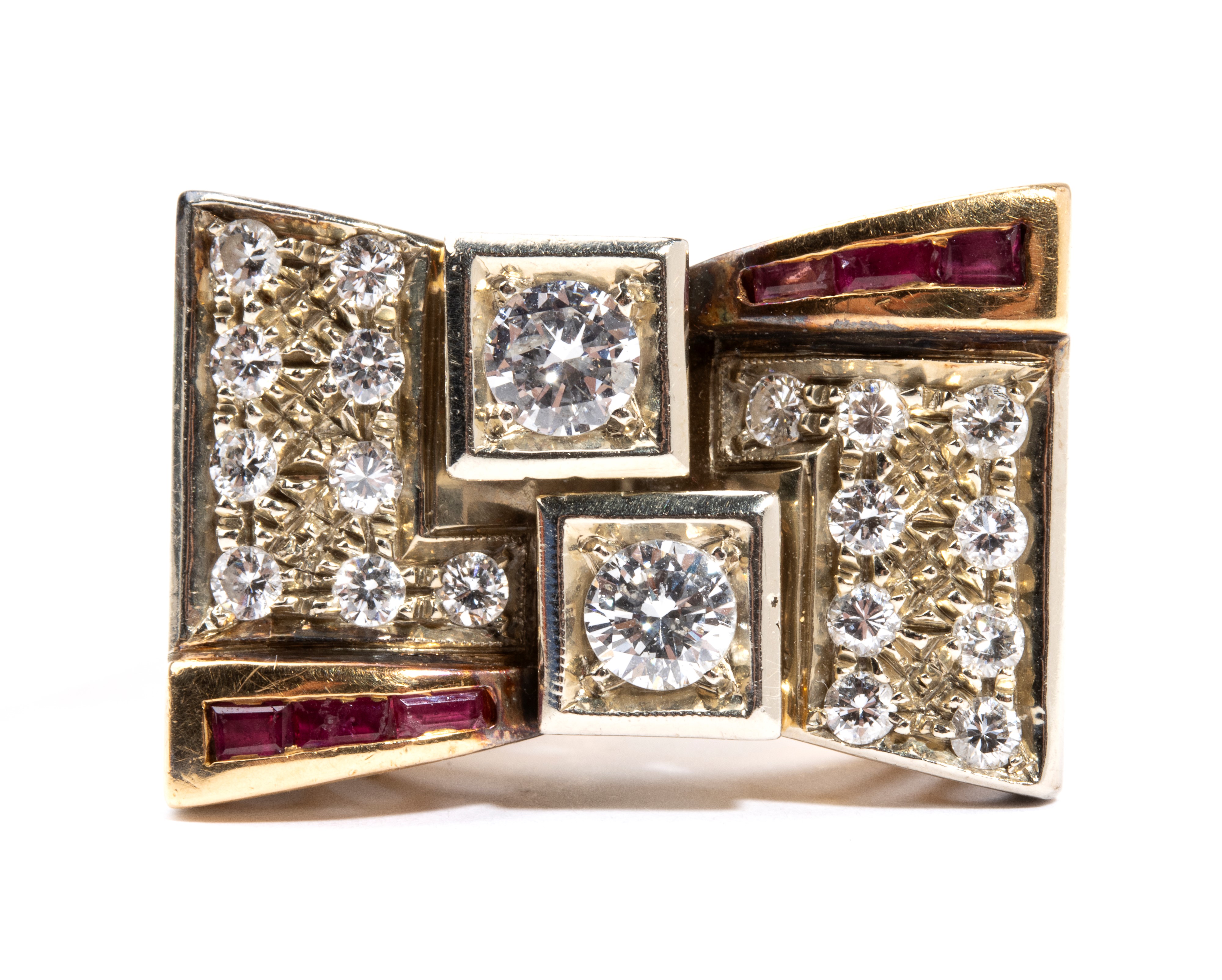 Anello in oro con diamanti e rubini