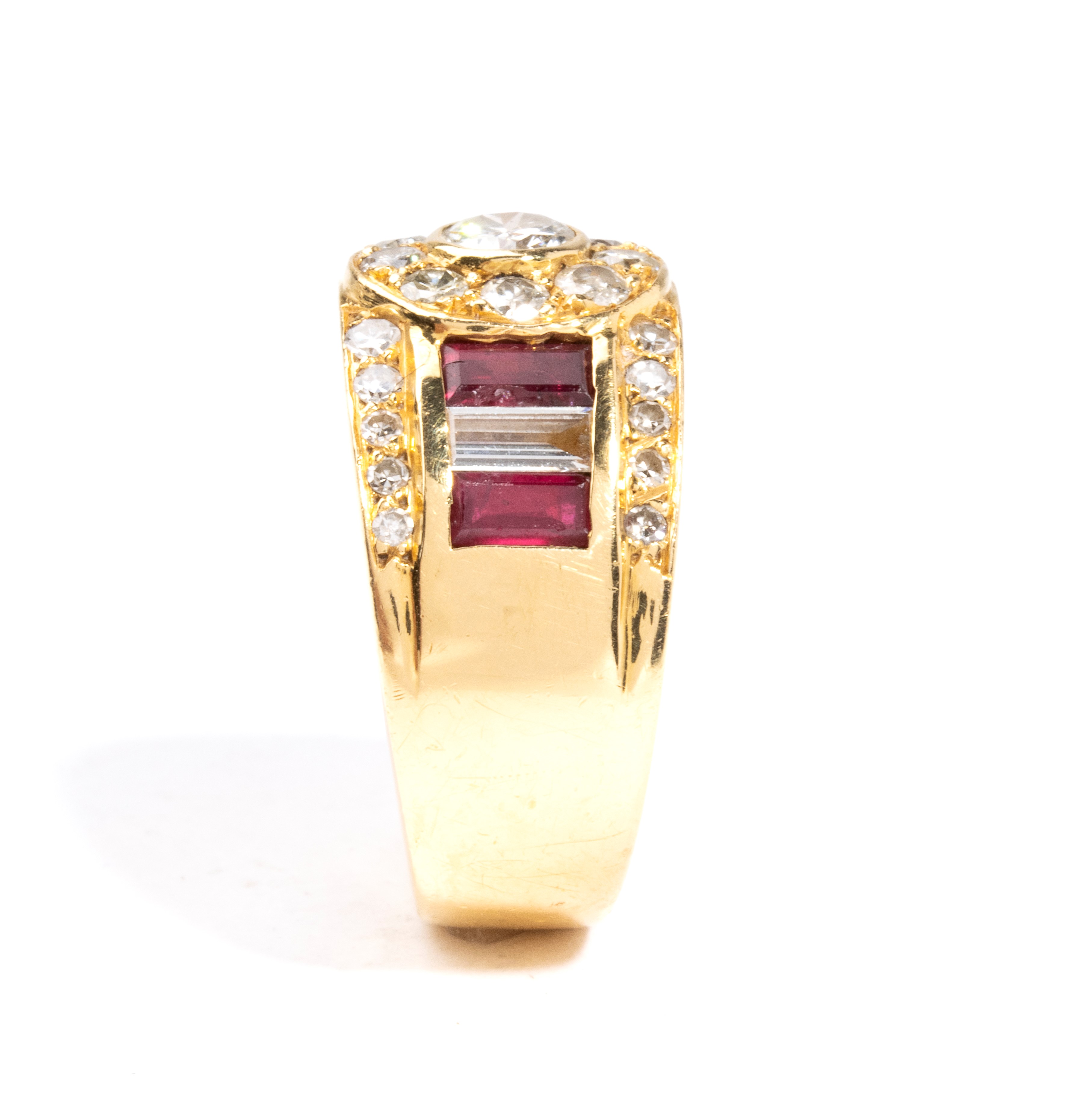 Anello in oro con diamanti e rubini