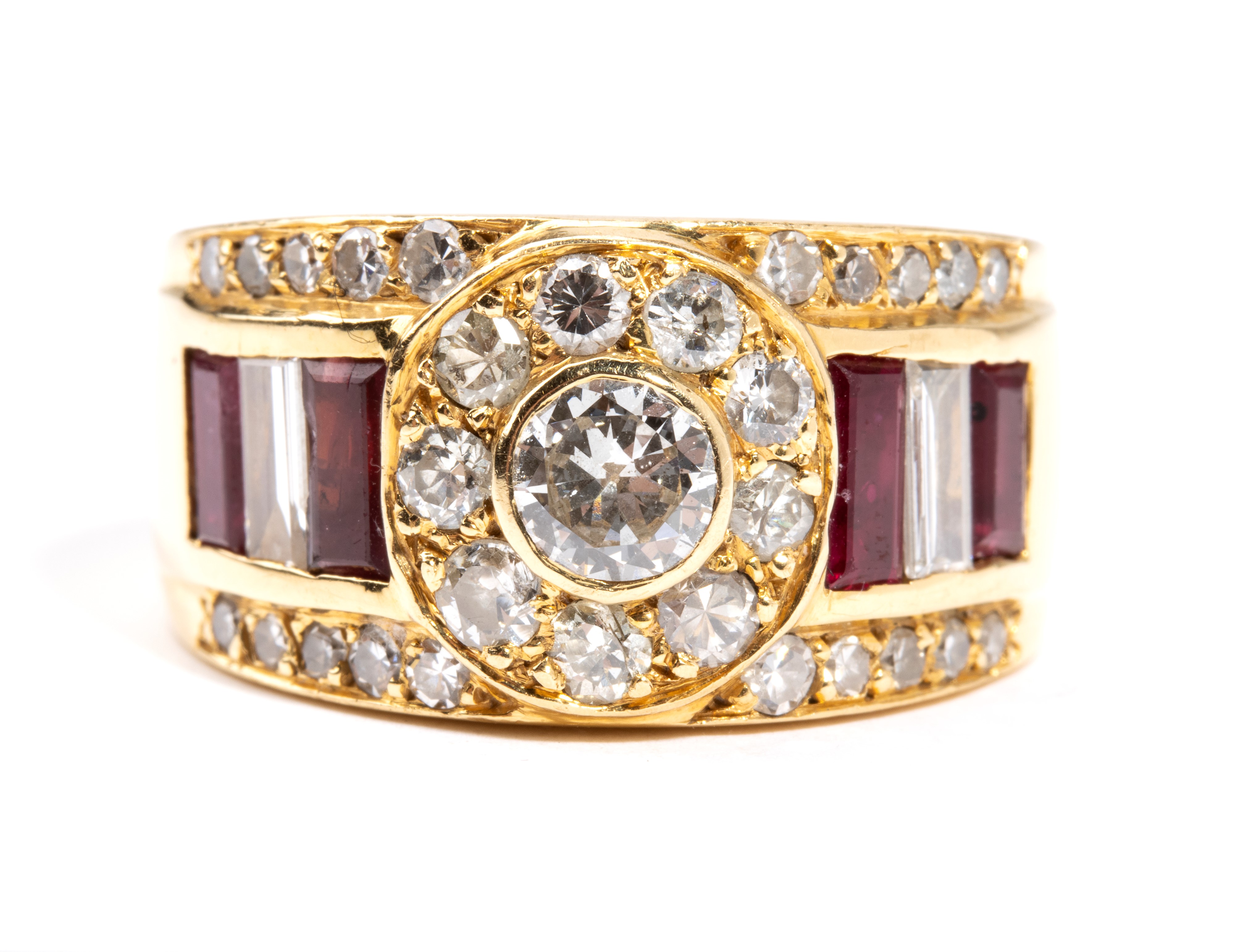 Anello in oro con diamanti e rubini
