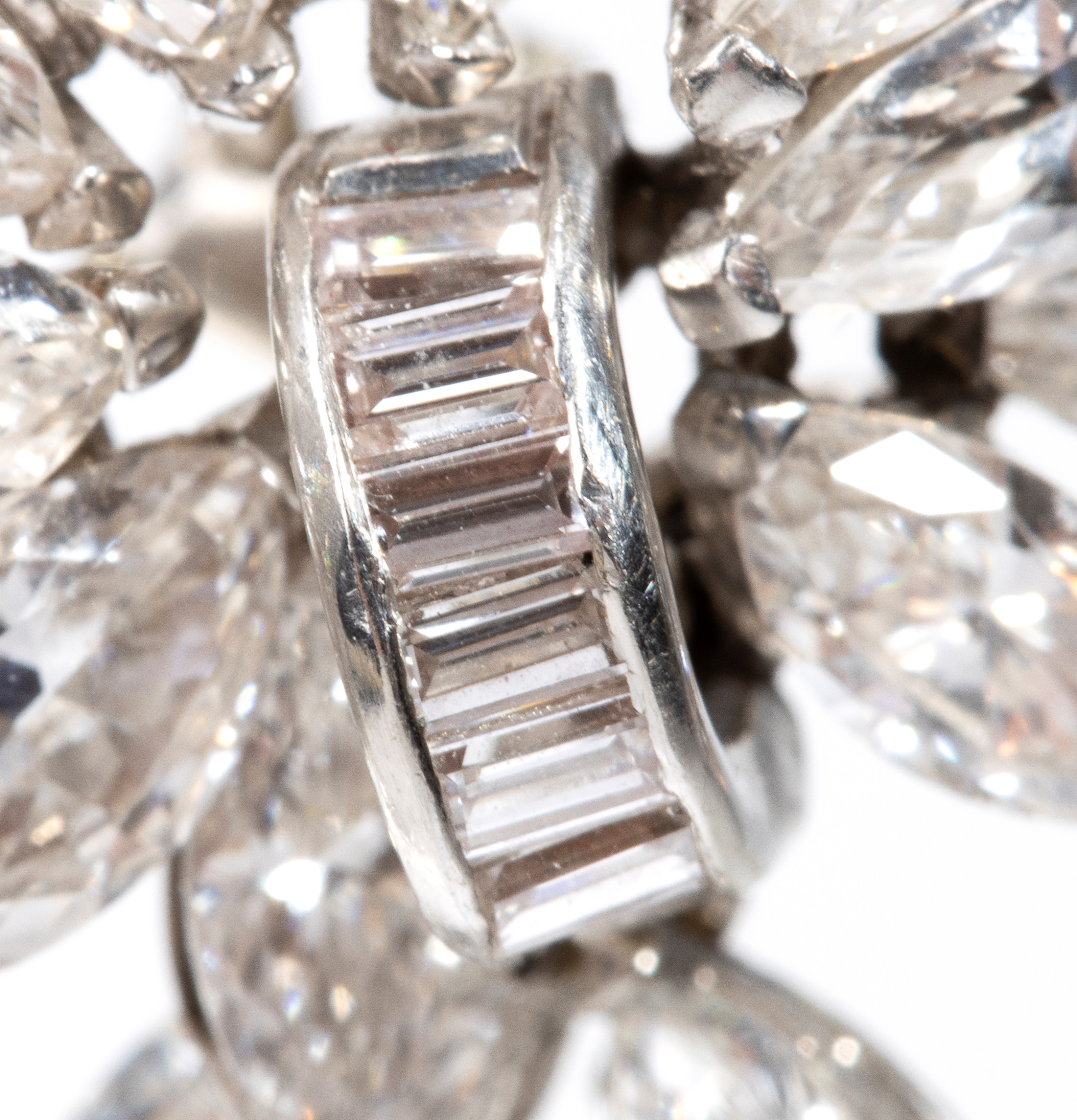 Orecchini in platino con perle e diamanti