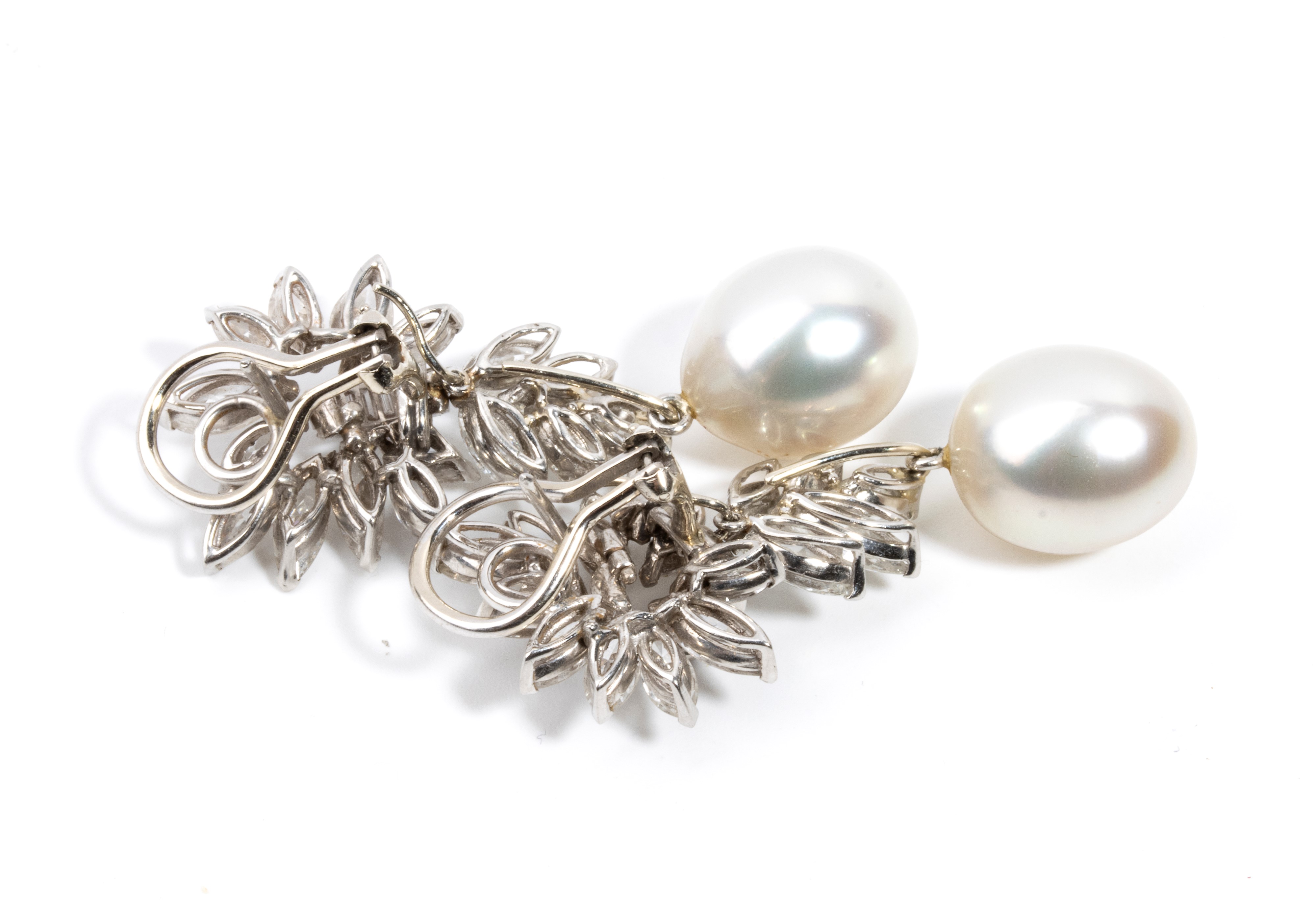 Orecchini in platino con perle e diamanti