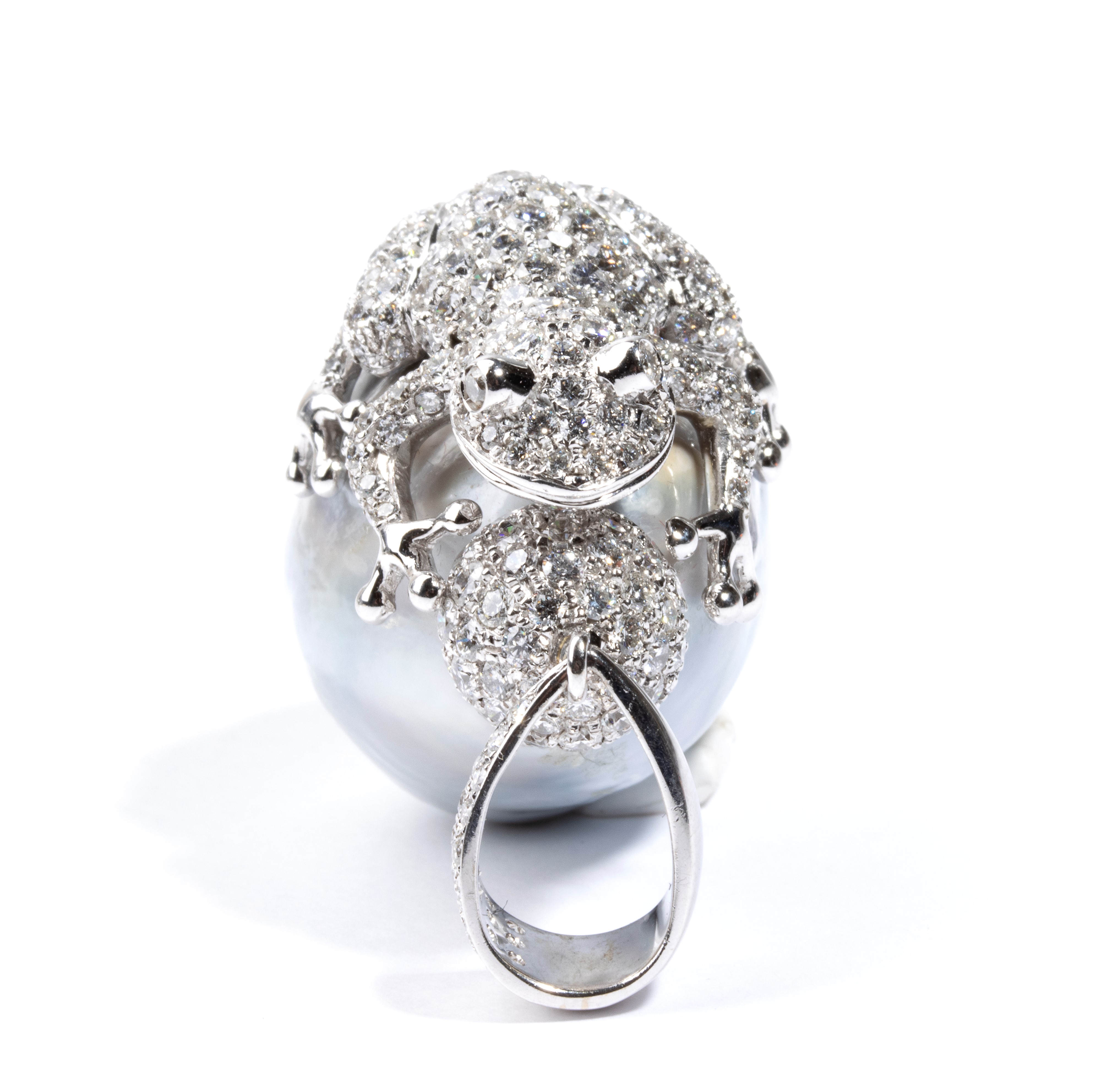 Pendente in oro con grande perla barocca e diamanti