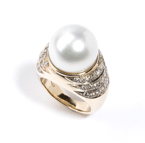 Pearl diamond gold band ring