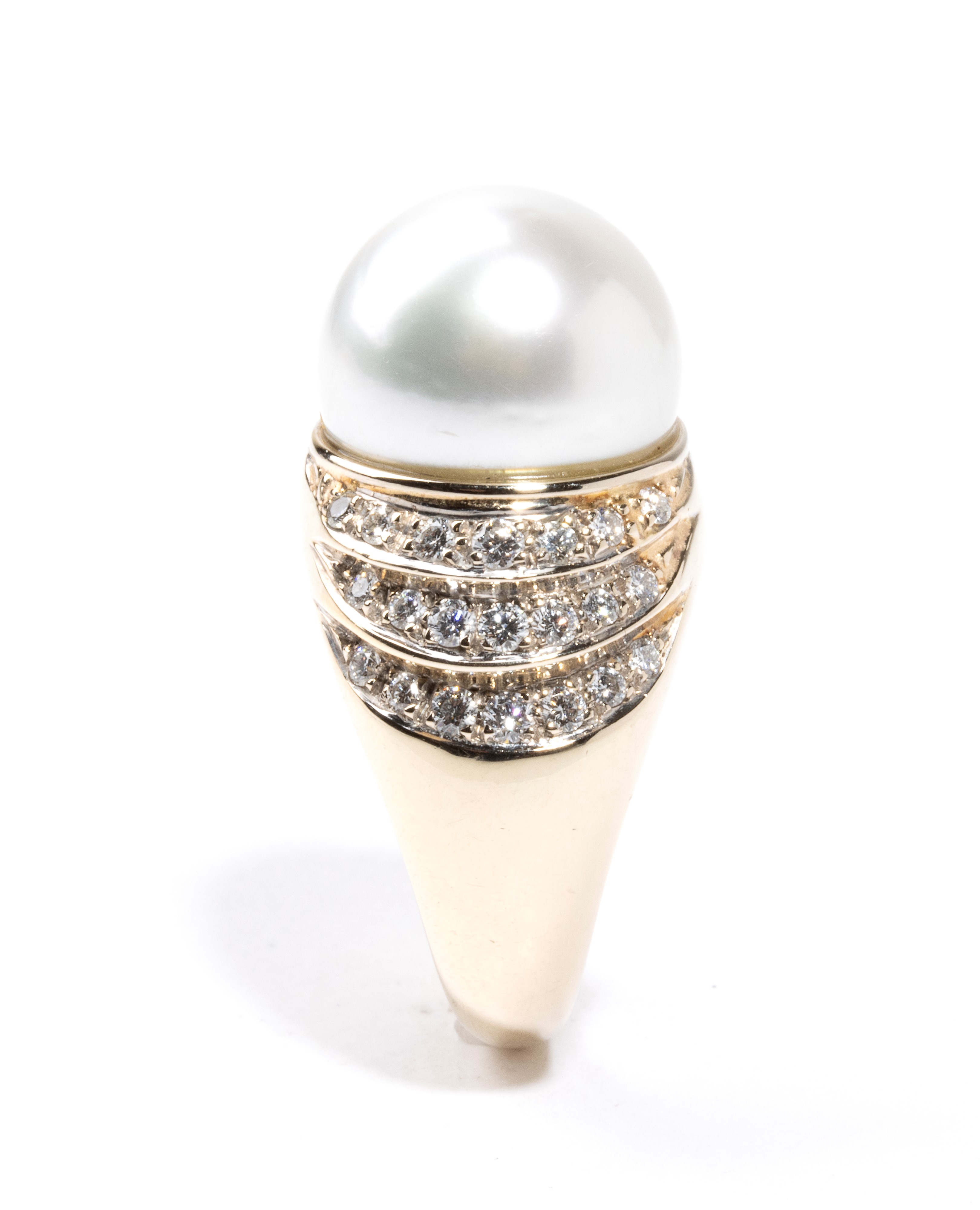 Anello in oro con perla e diamanti