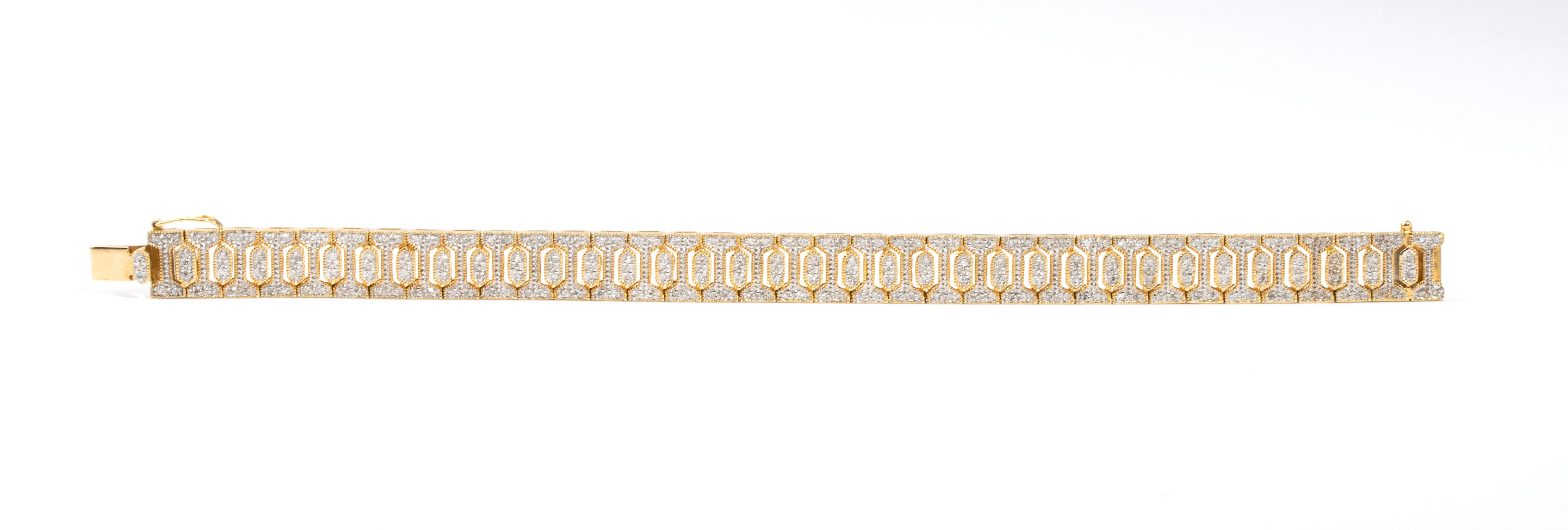 Bracciale in oro semirigido con diamanti